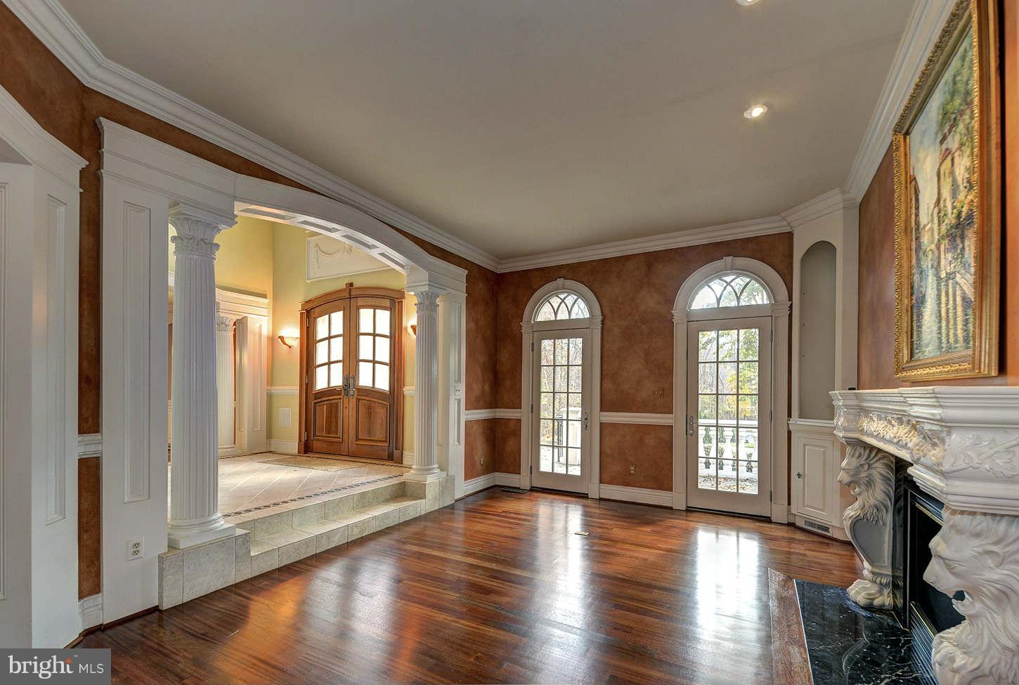 MCLEAN FALLS AT CHINQUAP - Residential