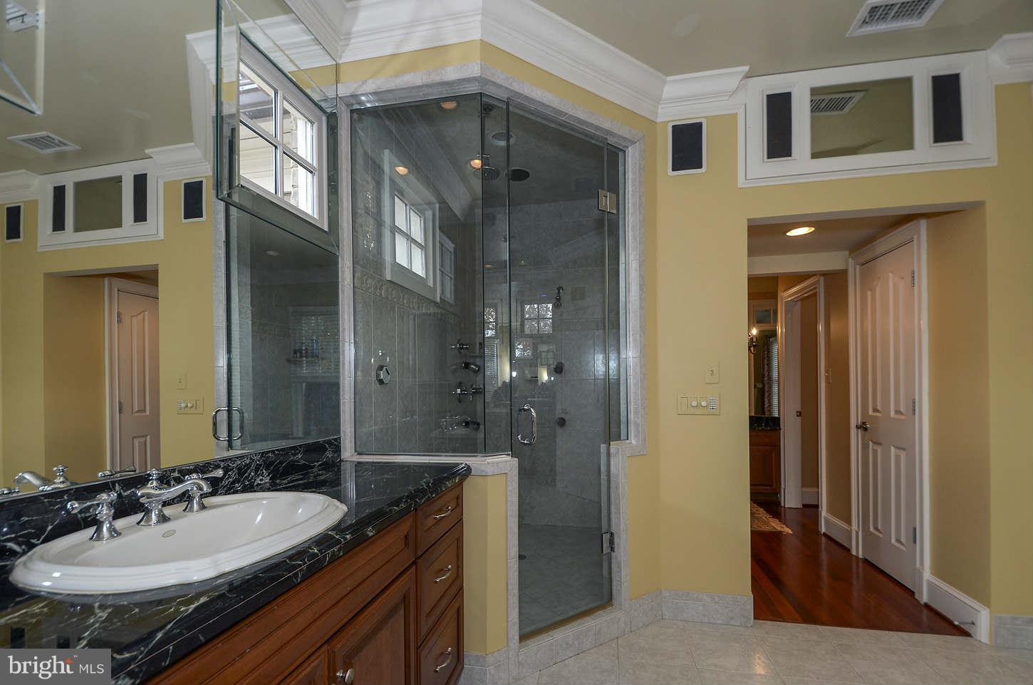 MCLEAN FALLS AT CHINQUAP - Residential