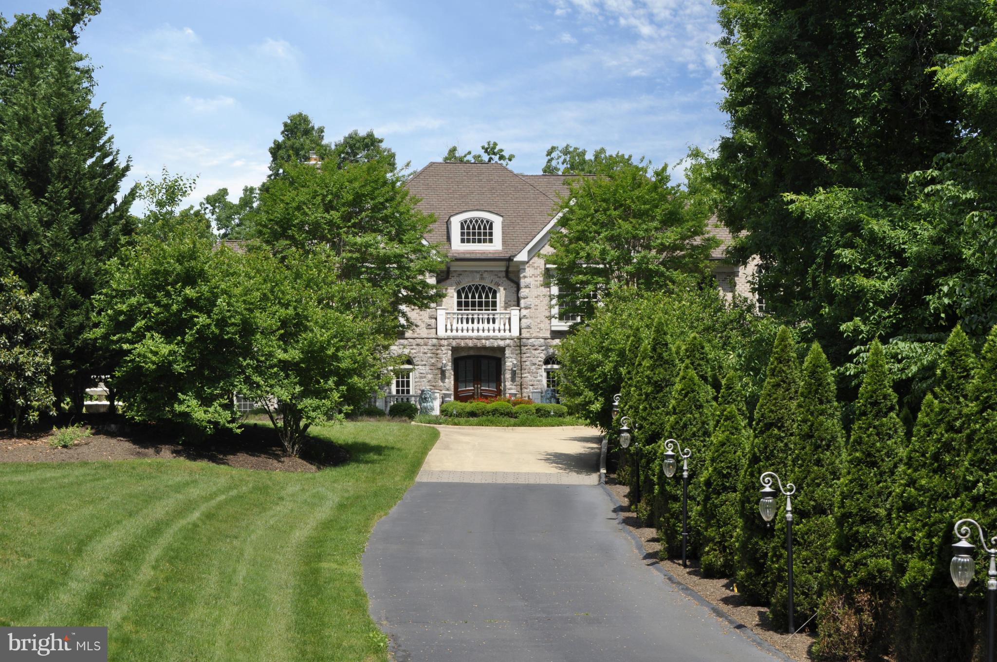 MCLEAN FALLS AT CHINQUAP - Residential