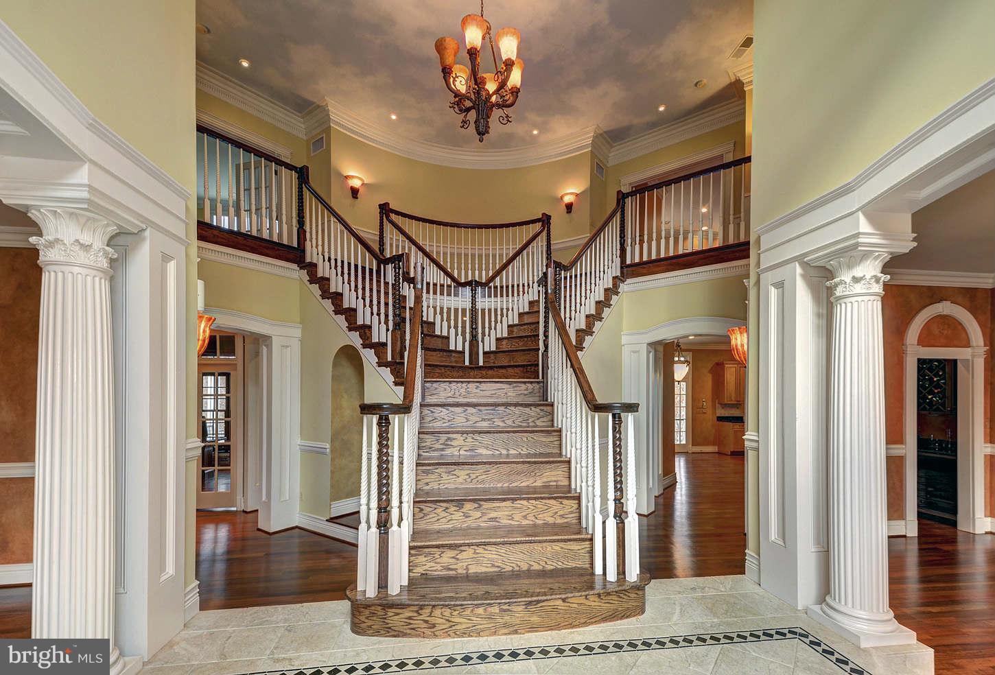 MCLEAN FALLS AT CHINQUAP - Residential