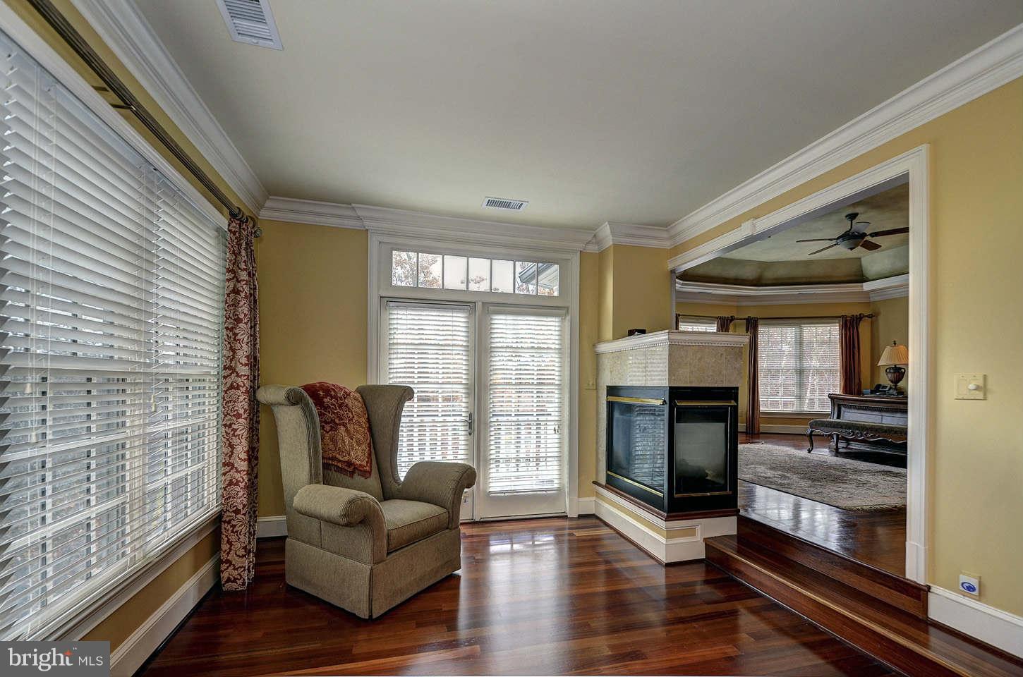 MCLEAN FALLS AT CHINQUAP - Residential