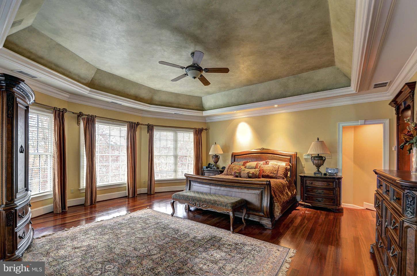 MCLEAN FALLS AT CHINQUAP - Residential