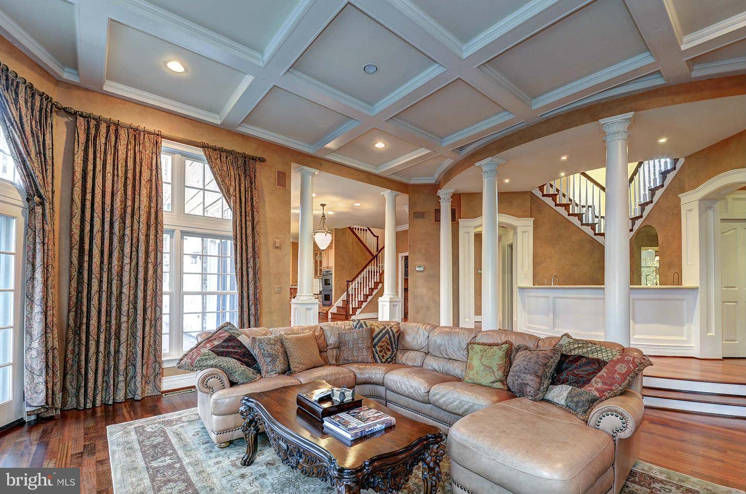 MCLEAN FALLS AT CHINQUAP - Residential