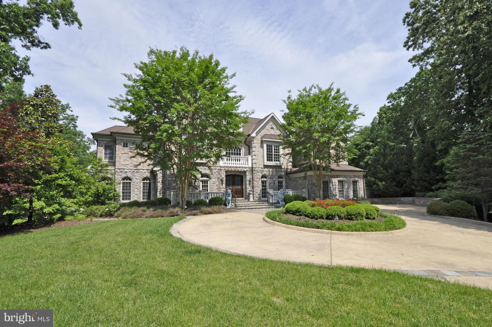 MCLEAN FALLS AT CHINQUAP - Residential