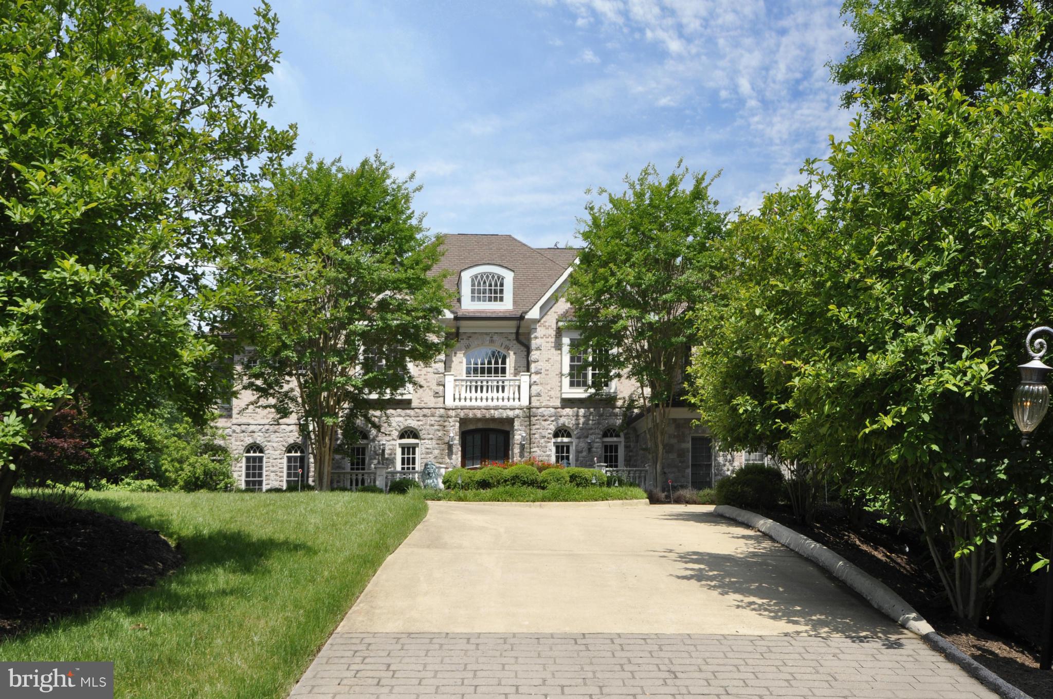 MCLEAN FALLS AT CHINQUAP - Residential