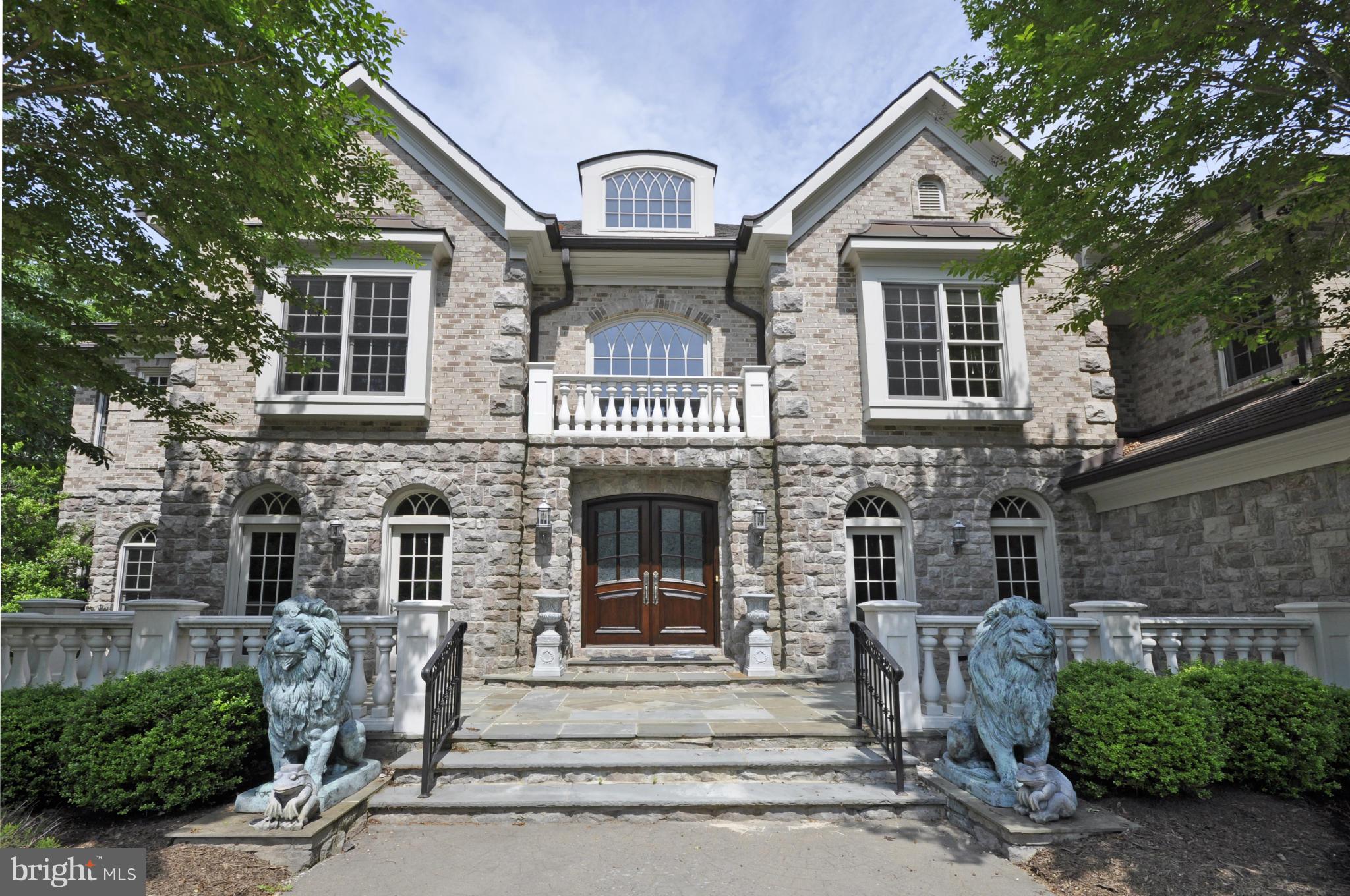 MCLEAN FALLS AT CHINQUAP - Residential