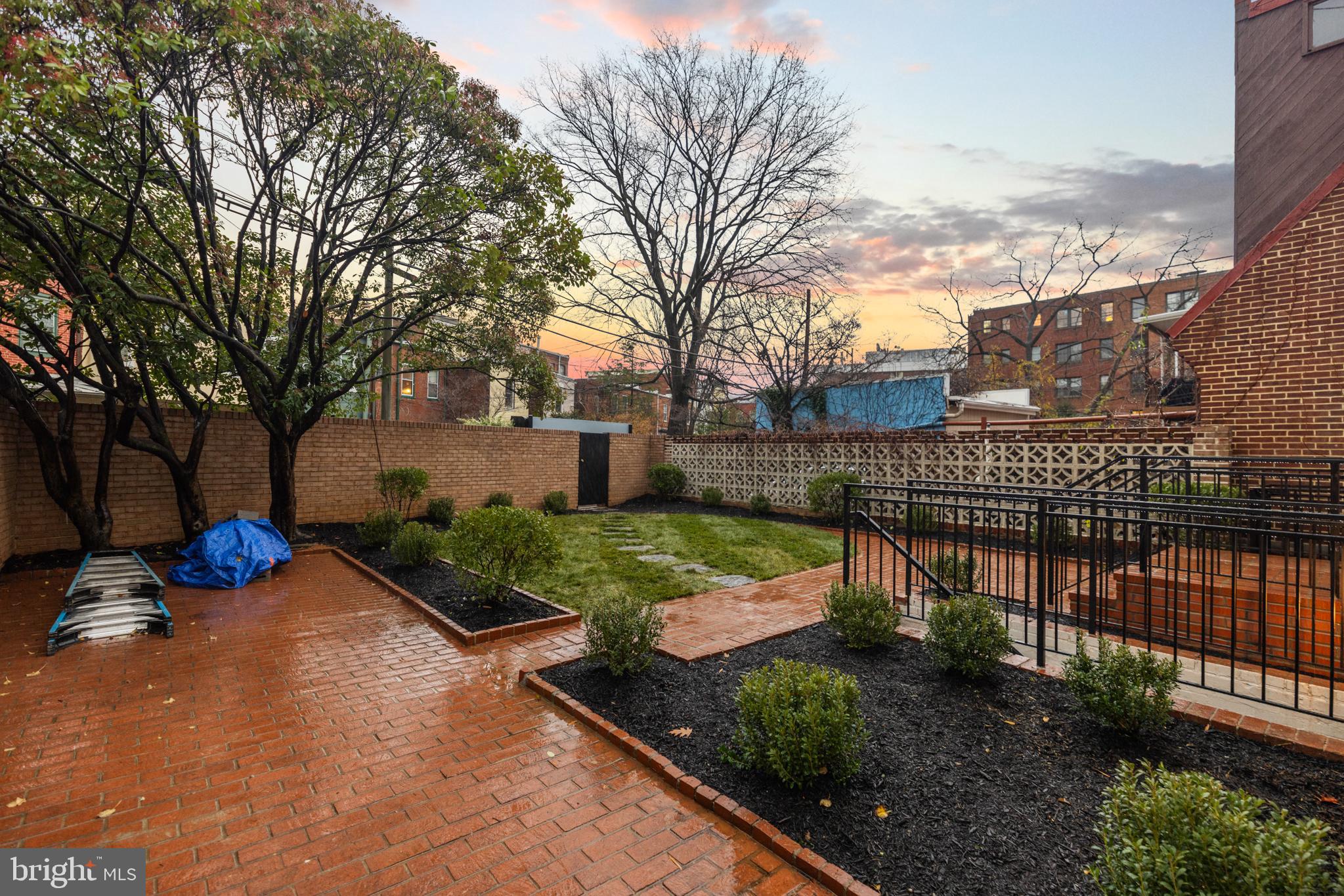 CAPITOL HILL - Residential