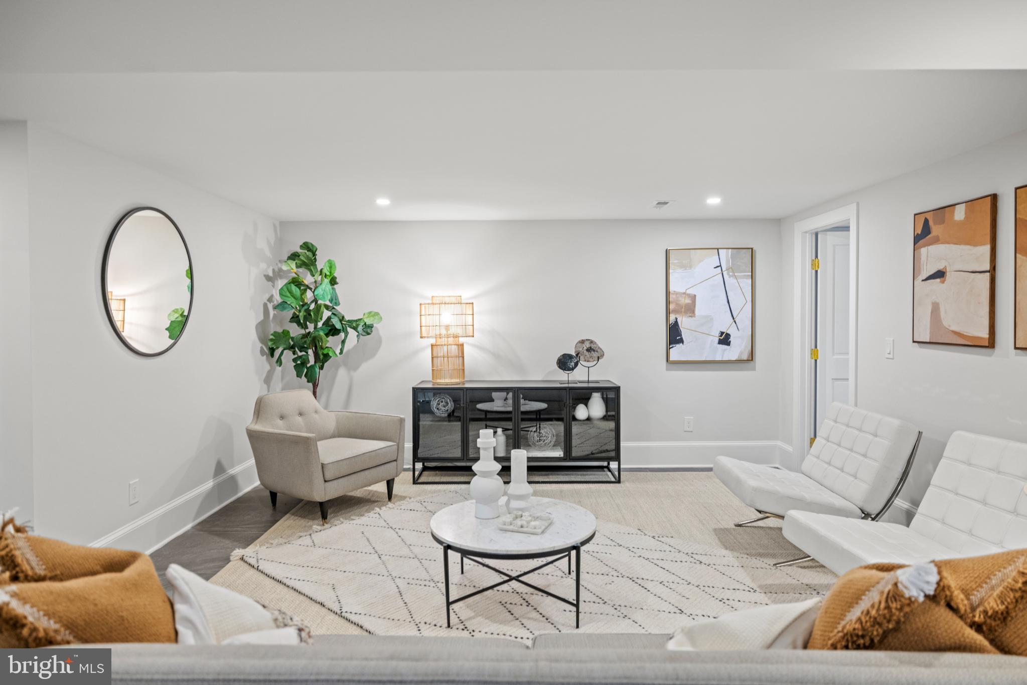 CAPITOL HILL - Residential