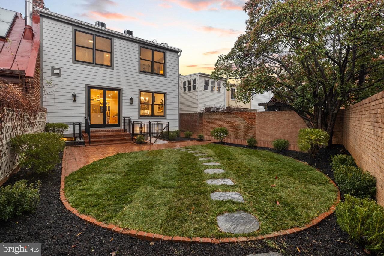 CAPITOL HILL - Residential