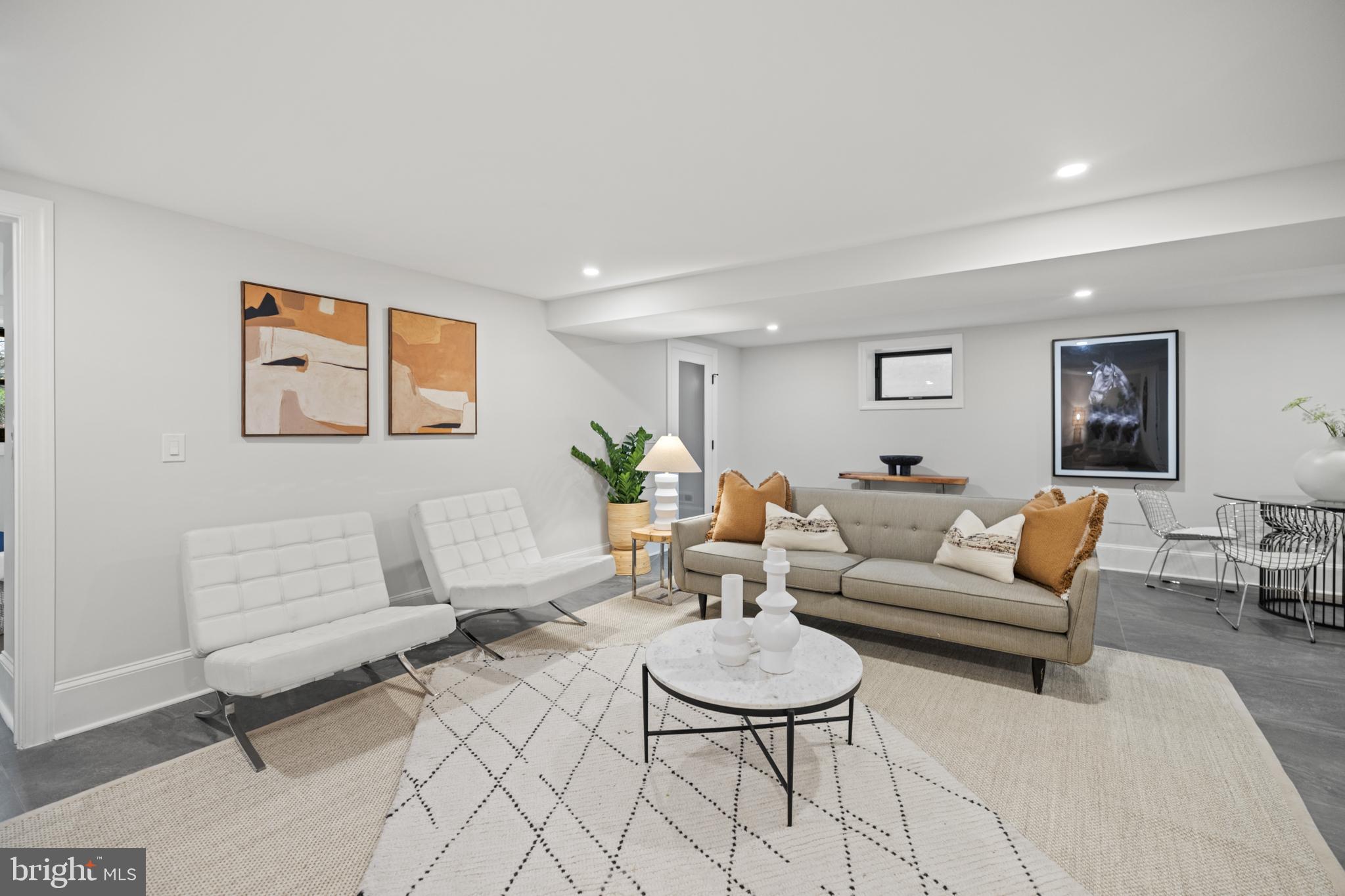 CAPITOL HILL - Residential