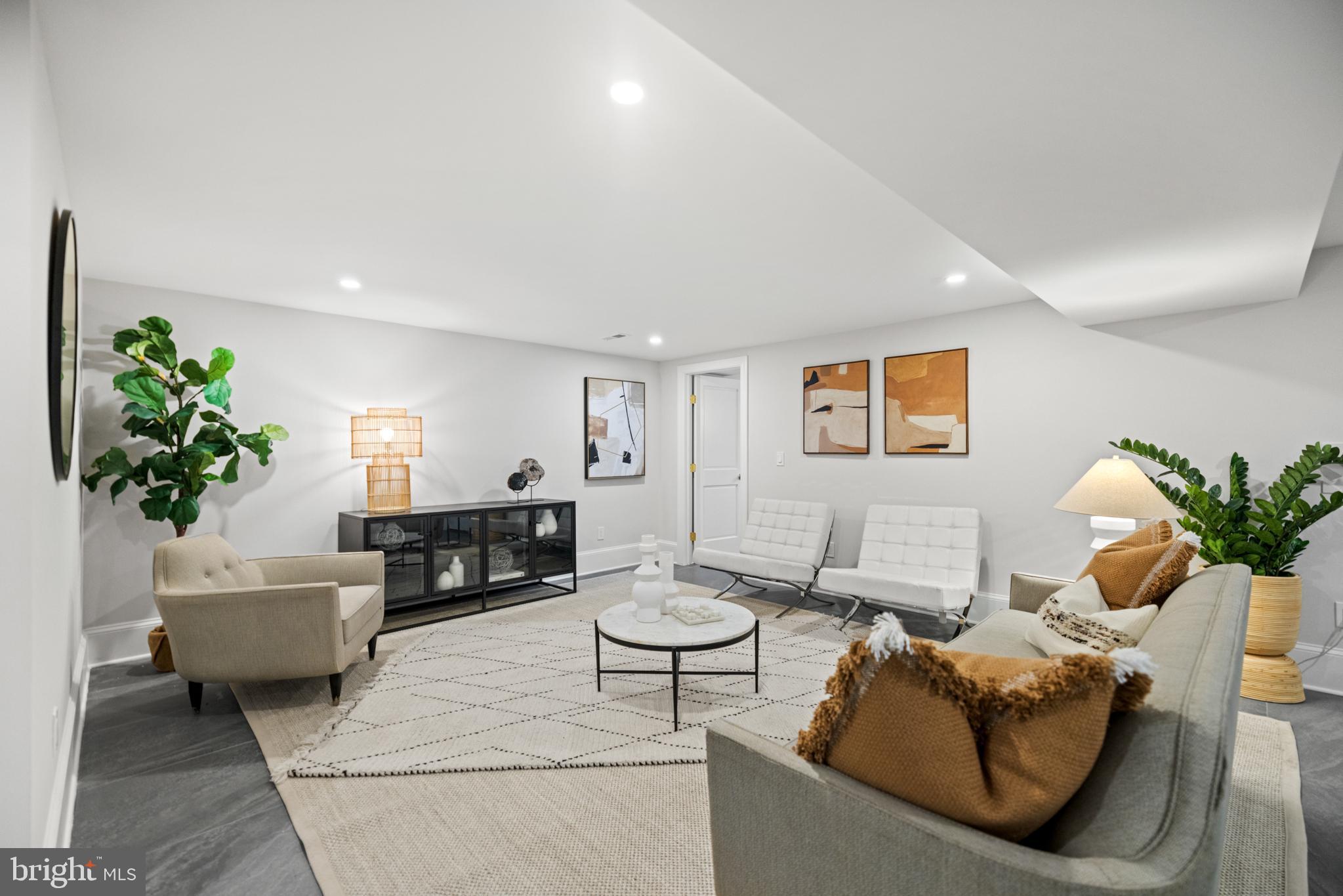 CAPITOL HILL - Residential