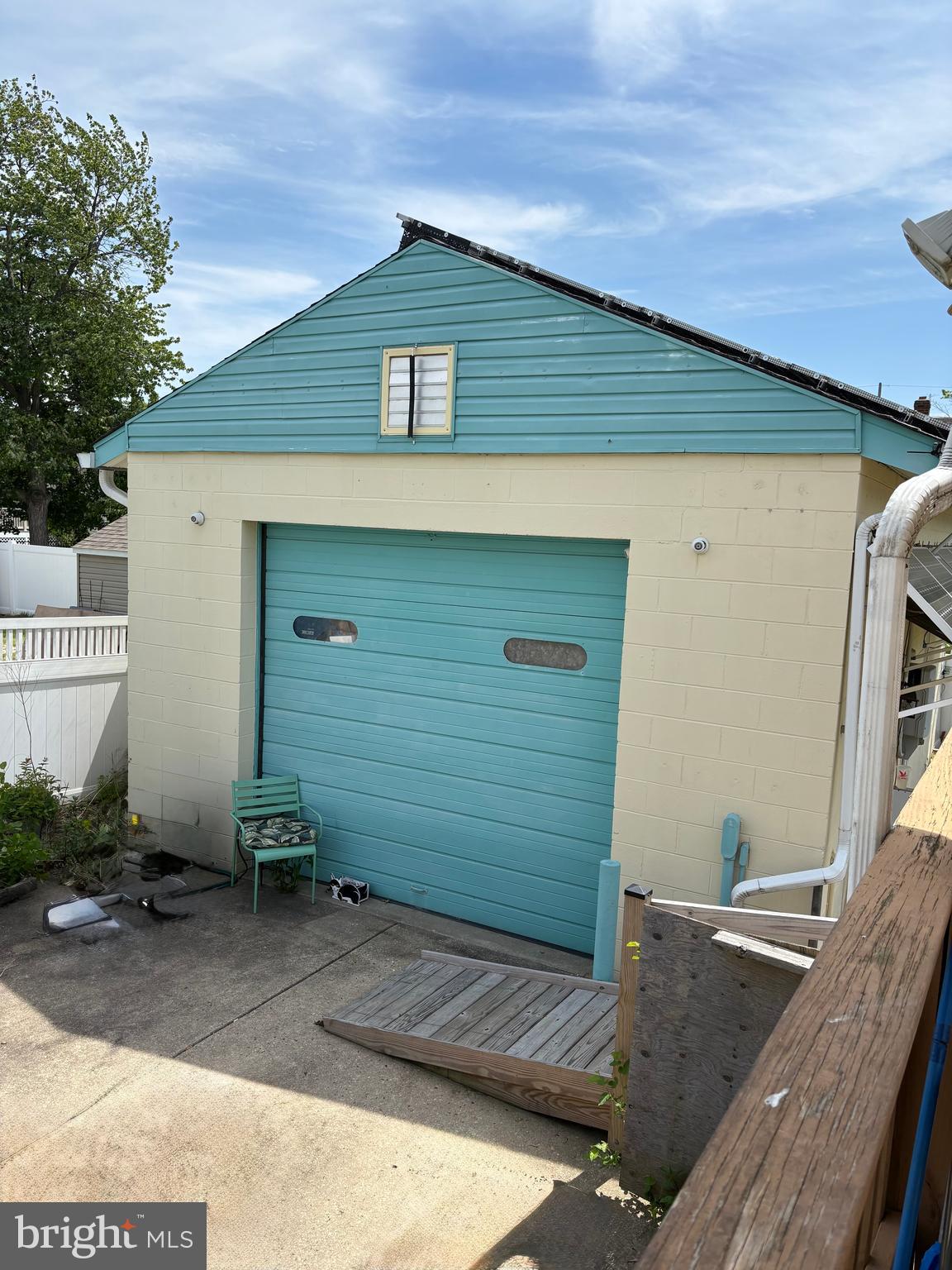 329 MERCER AVENUE