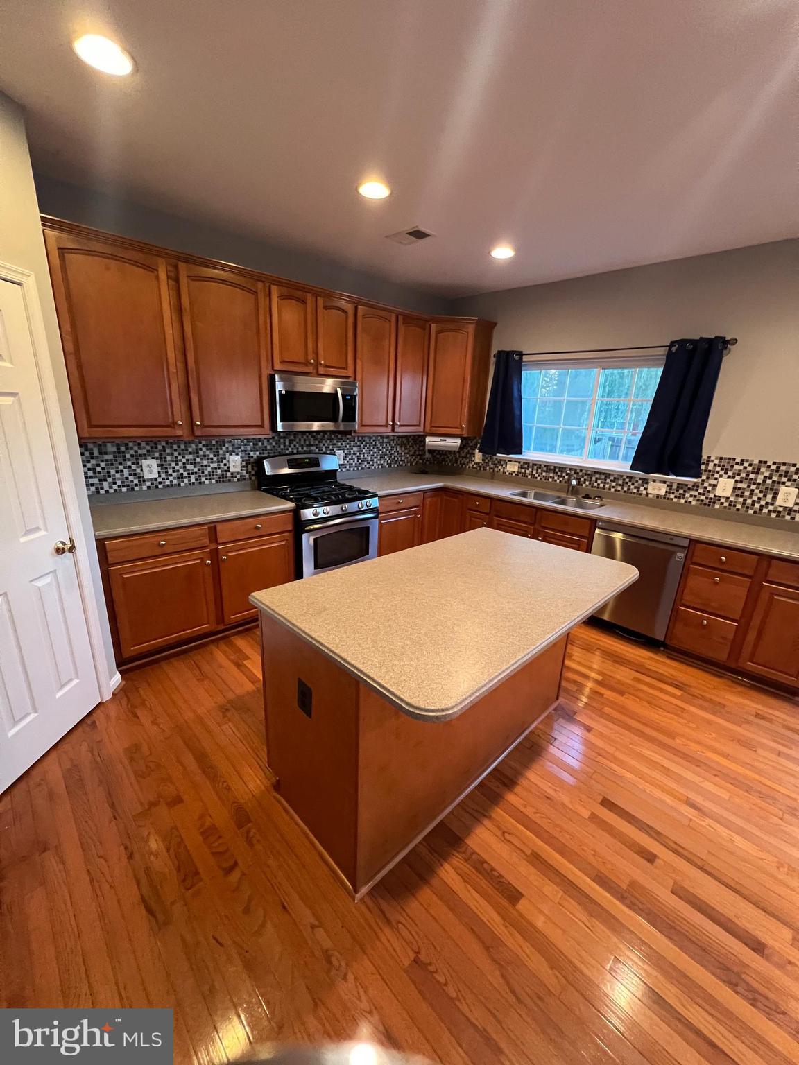 ENGLAND RUN NORTH - Residential Lease