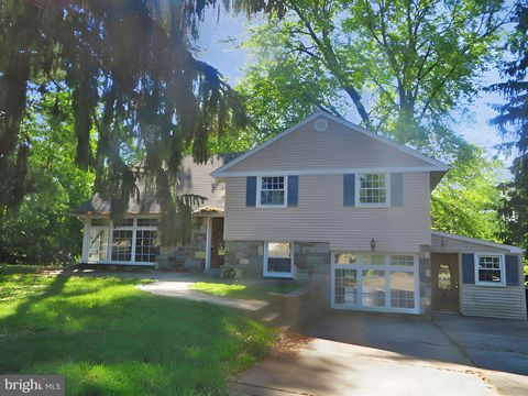 1221 HUNTINGDON PIKE HUNTINGDON VALLEY PA 19006