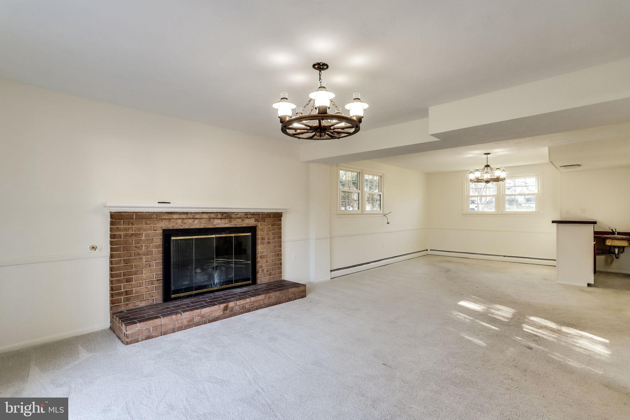 CONGRESSIONAL ACRES - Residential