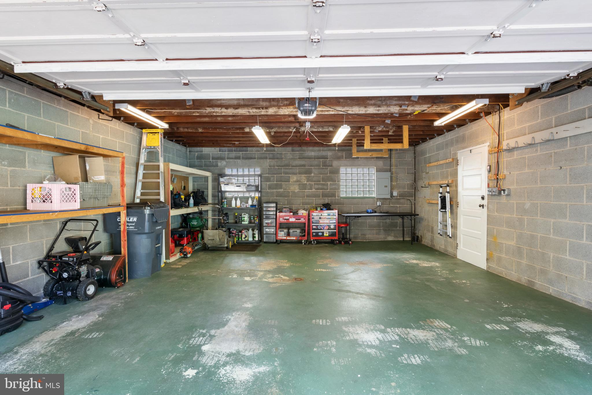 MANOR RIDGE - Residential