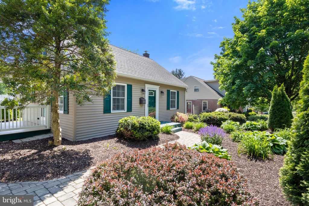 Photo of 2241 Manor Ridge Drive, LANCASTER, PA 17603 (MLS # PALA2069164)