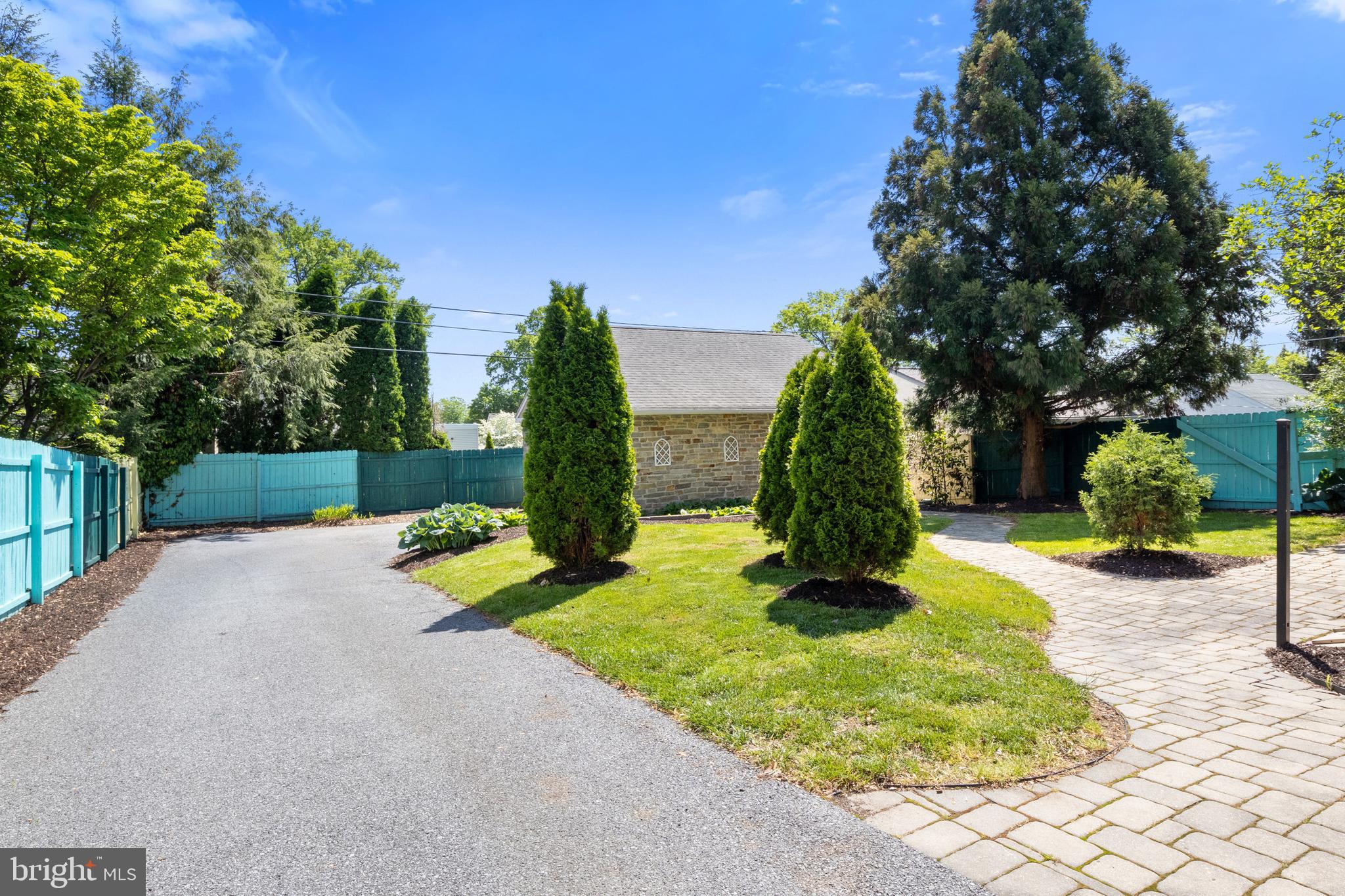 MANOR RIDGE - Residential