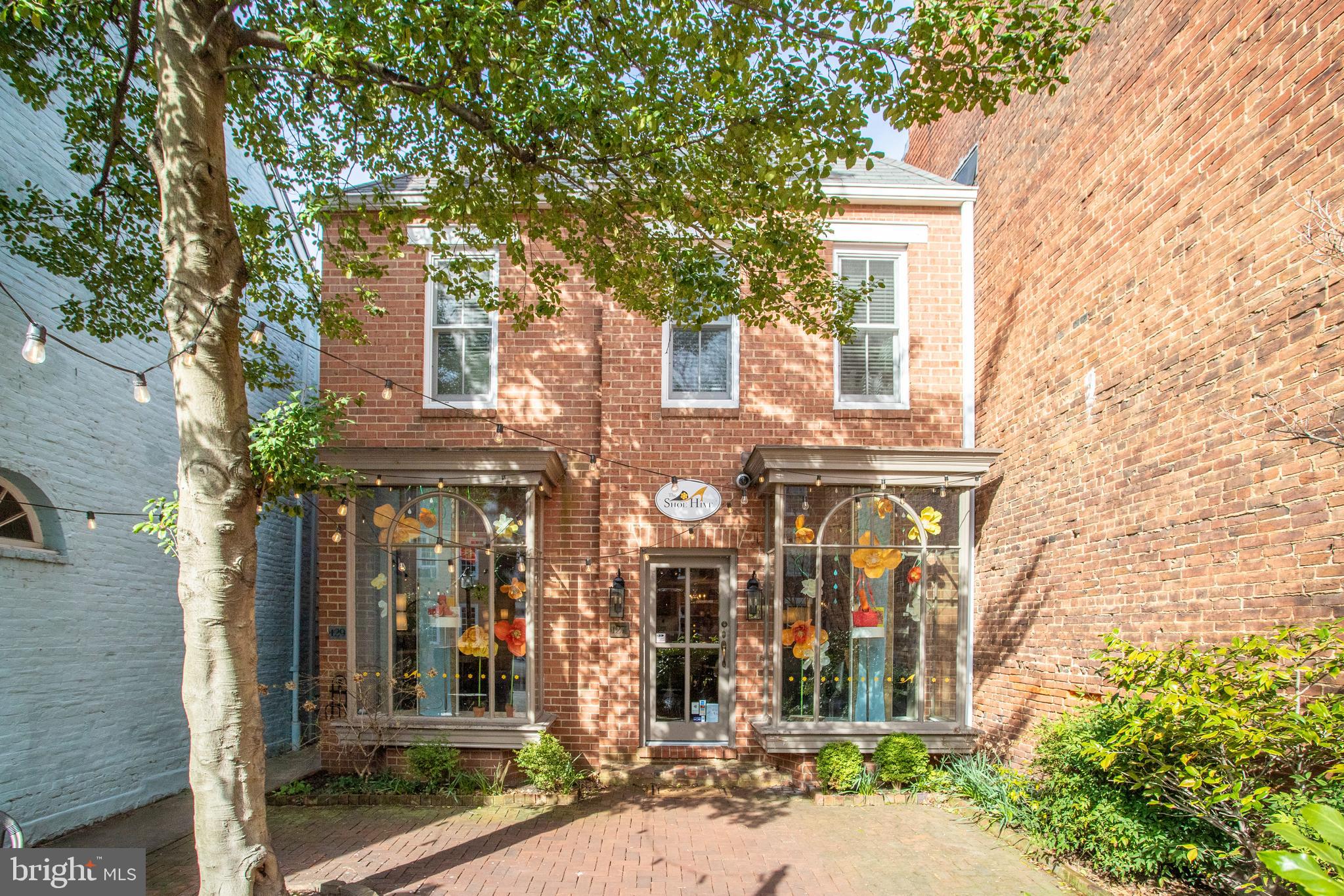 OLD TOWN ALEXANDRIA - Residential Lease