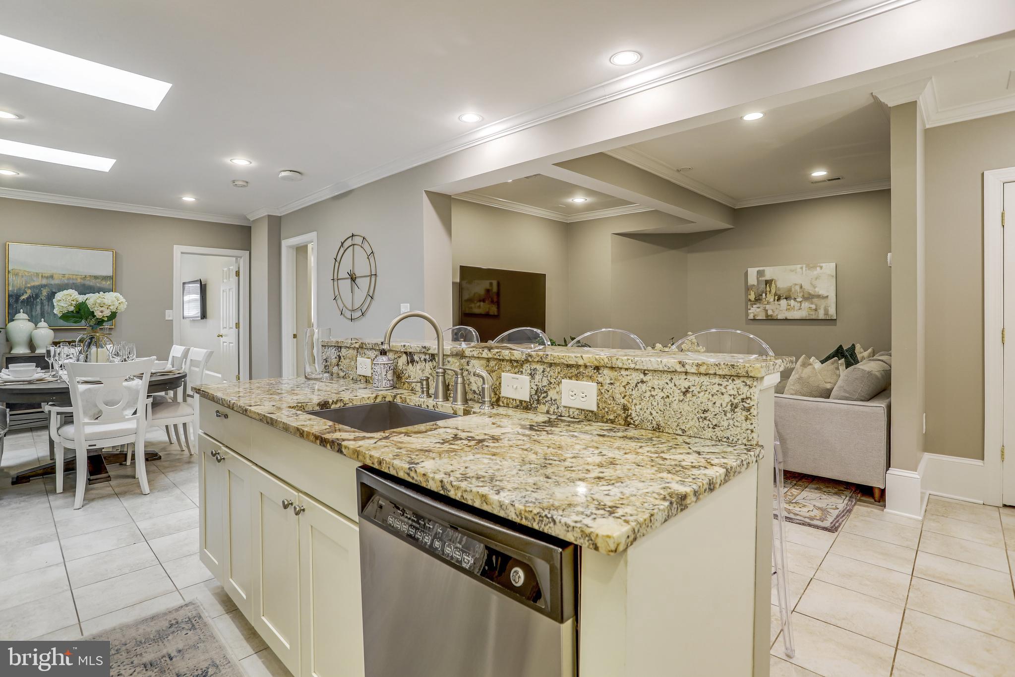 OLD TOWN ALEXANDRIA - Residential Lease