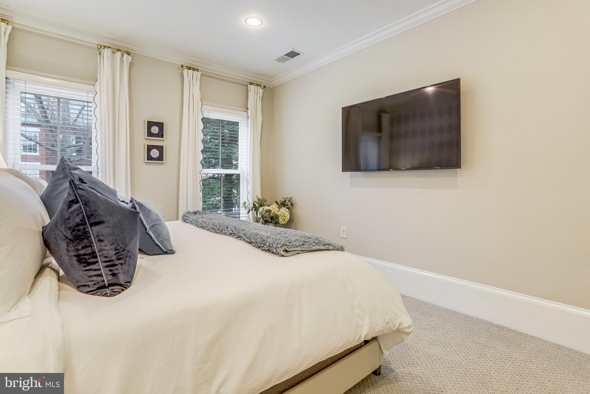 OLD TOWN ALEXANDRIA - Residential Lease