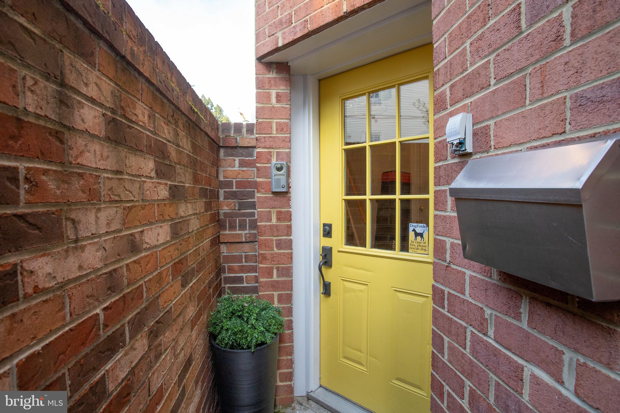 OLD TOWN ALEXANDRIA - Residential Lease