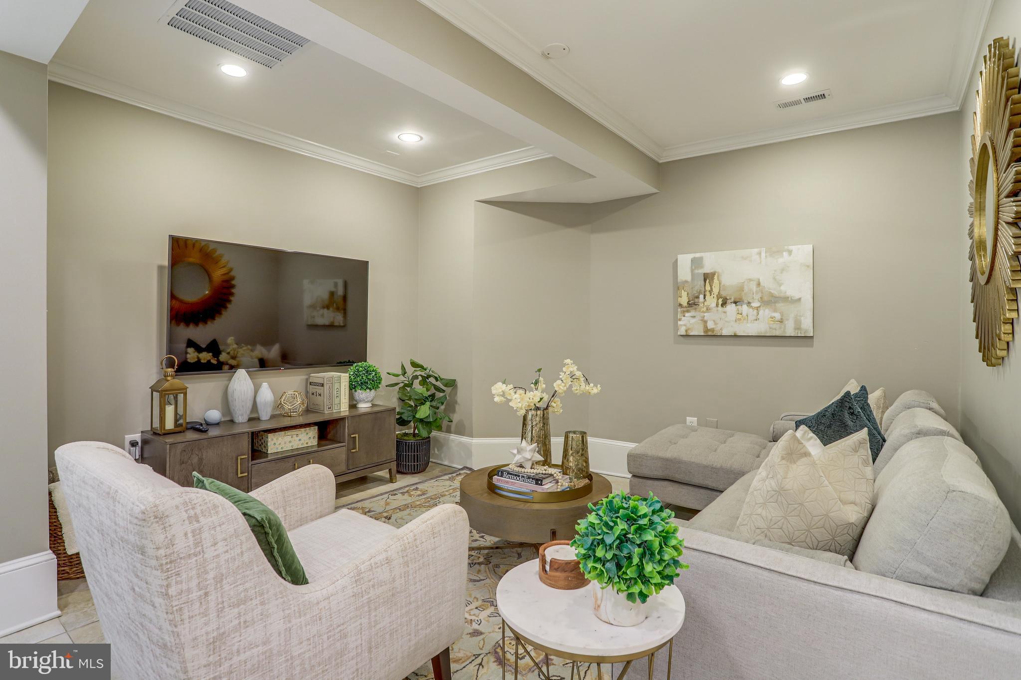 OLD TOWN ALEXANDRIA - Residential Lease