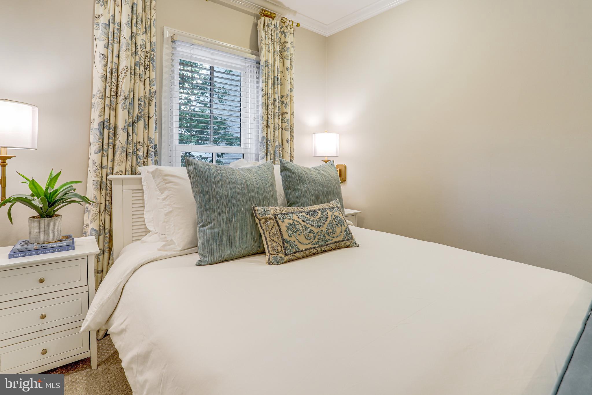 OLD TOWN ALEXANDRIA - Residential Lease