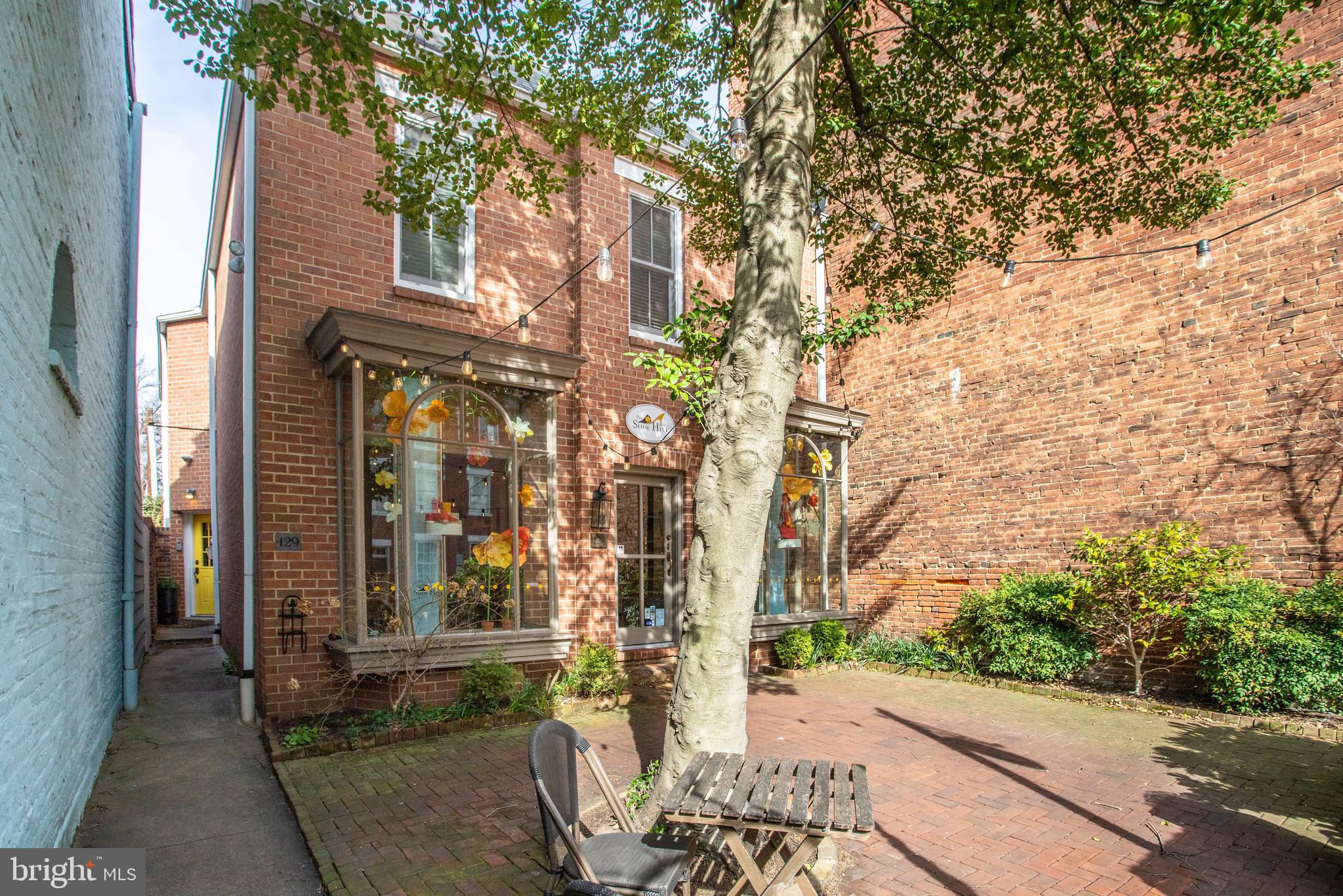 OLD TOWN ALEXANDRIA - Residential Lease