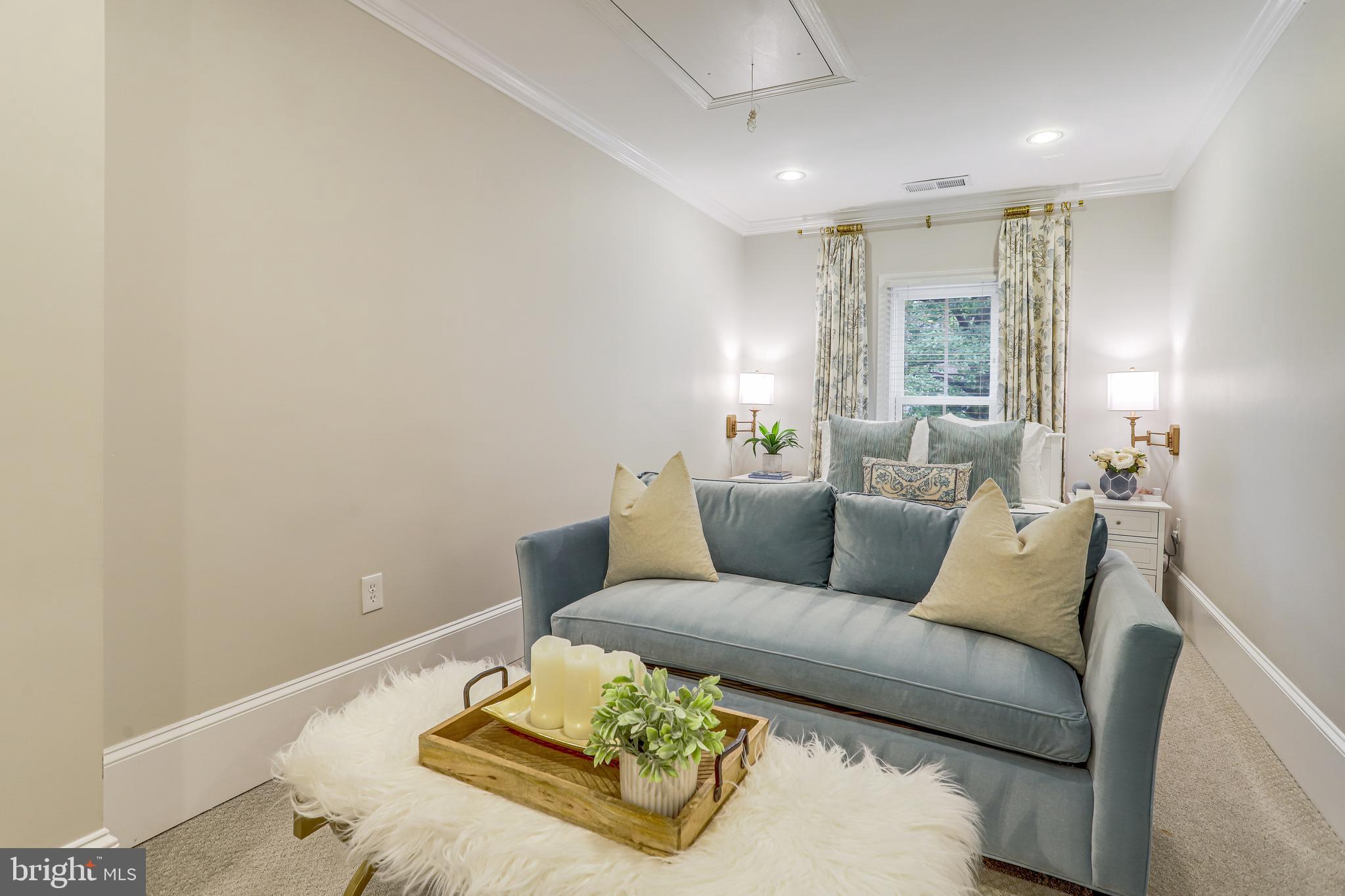 OLD TOWN ALEXANDRIA - Residential Lease