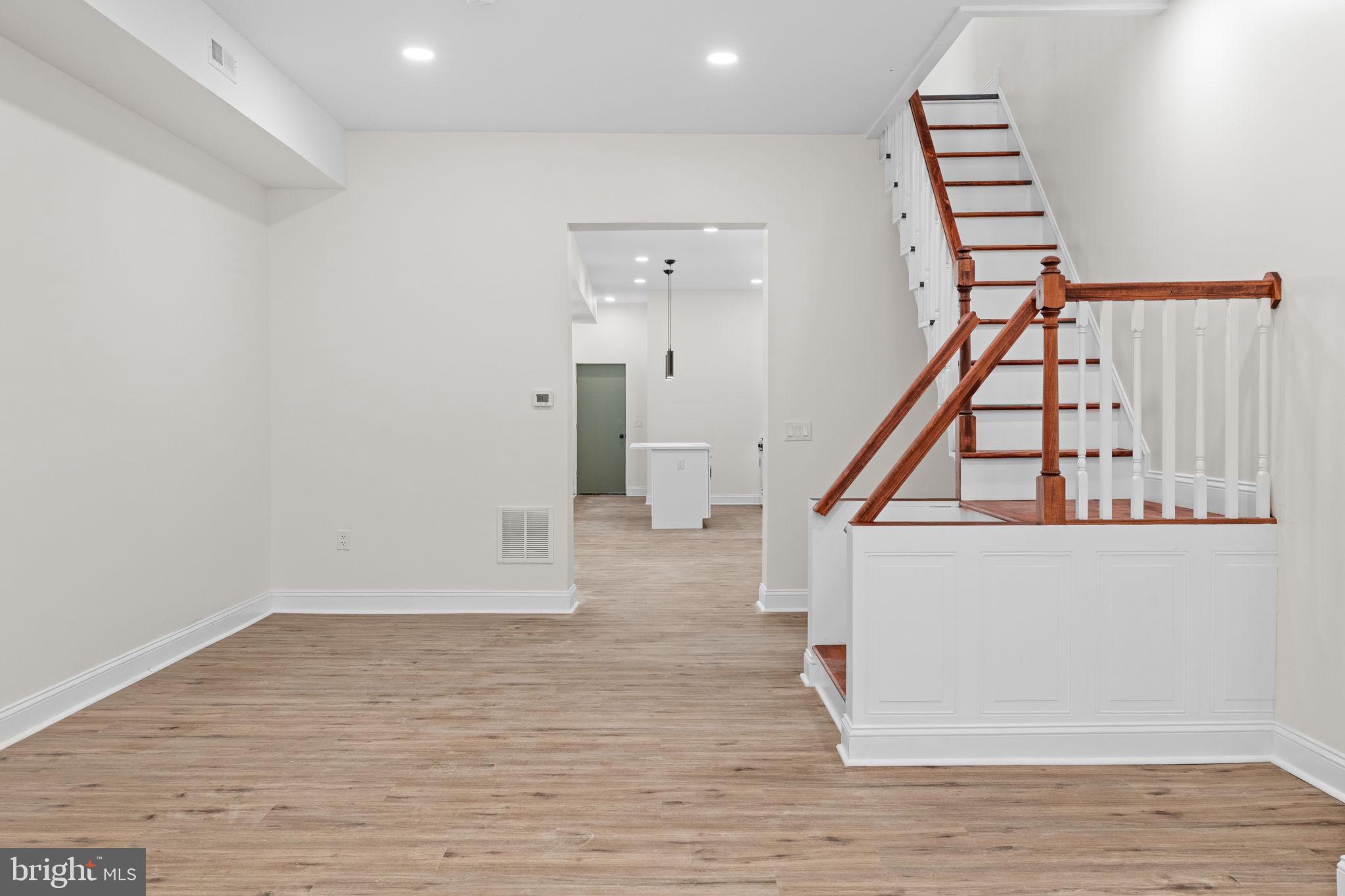 WEST OAK LANE - Residential