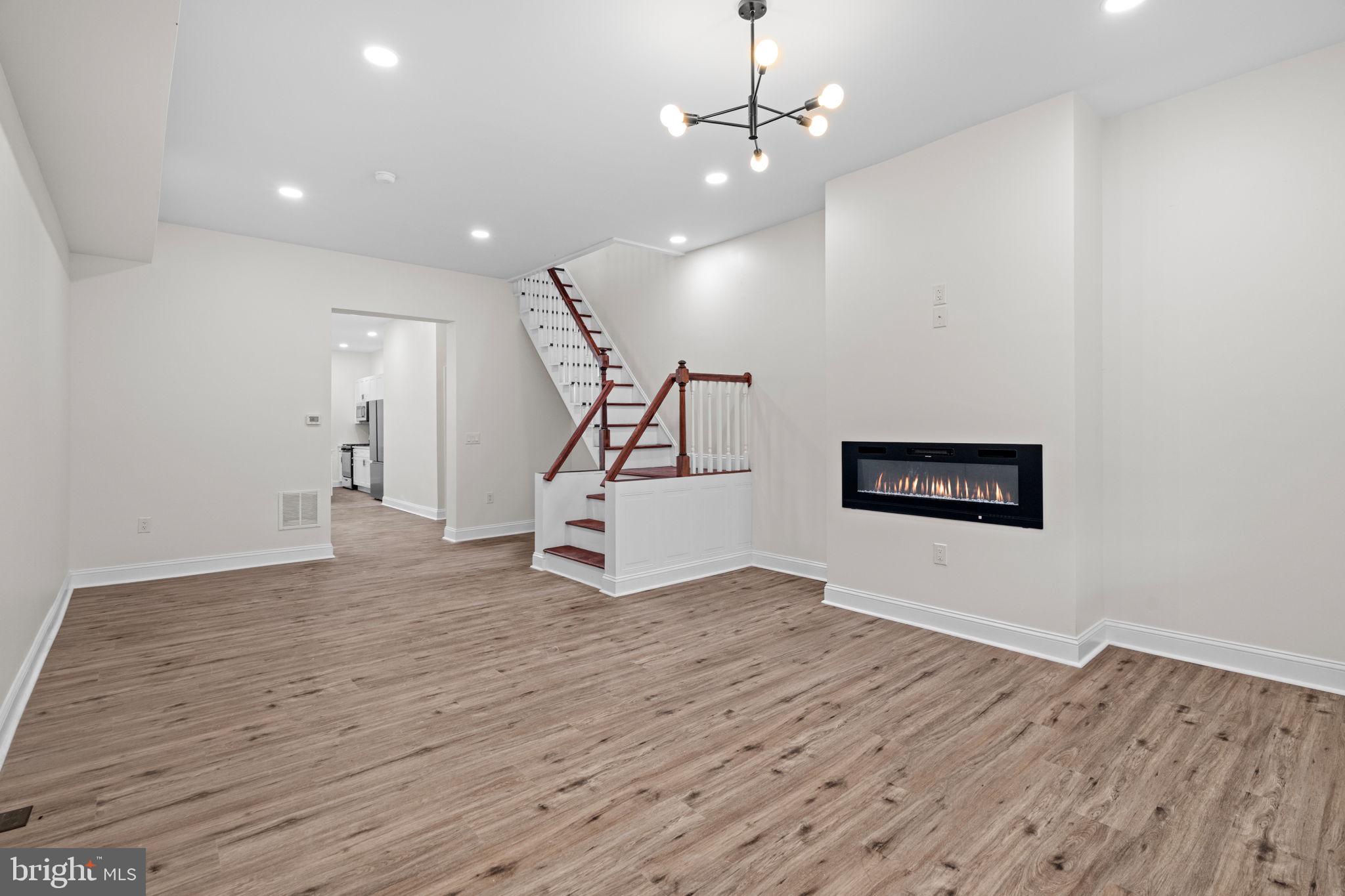 WEST OAK LANE - Residential