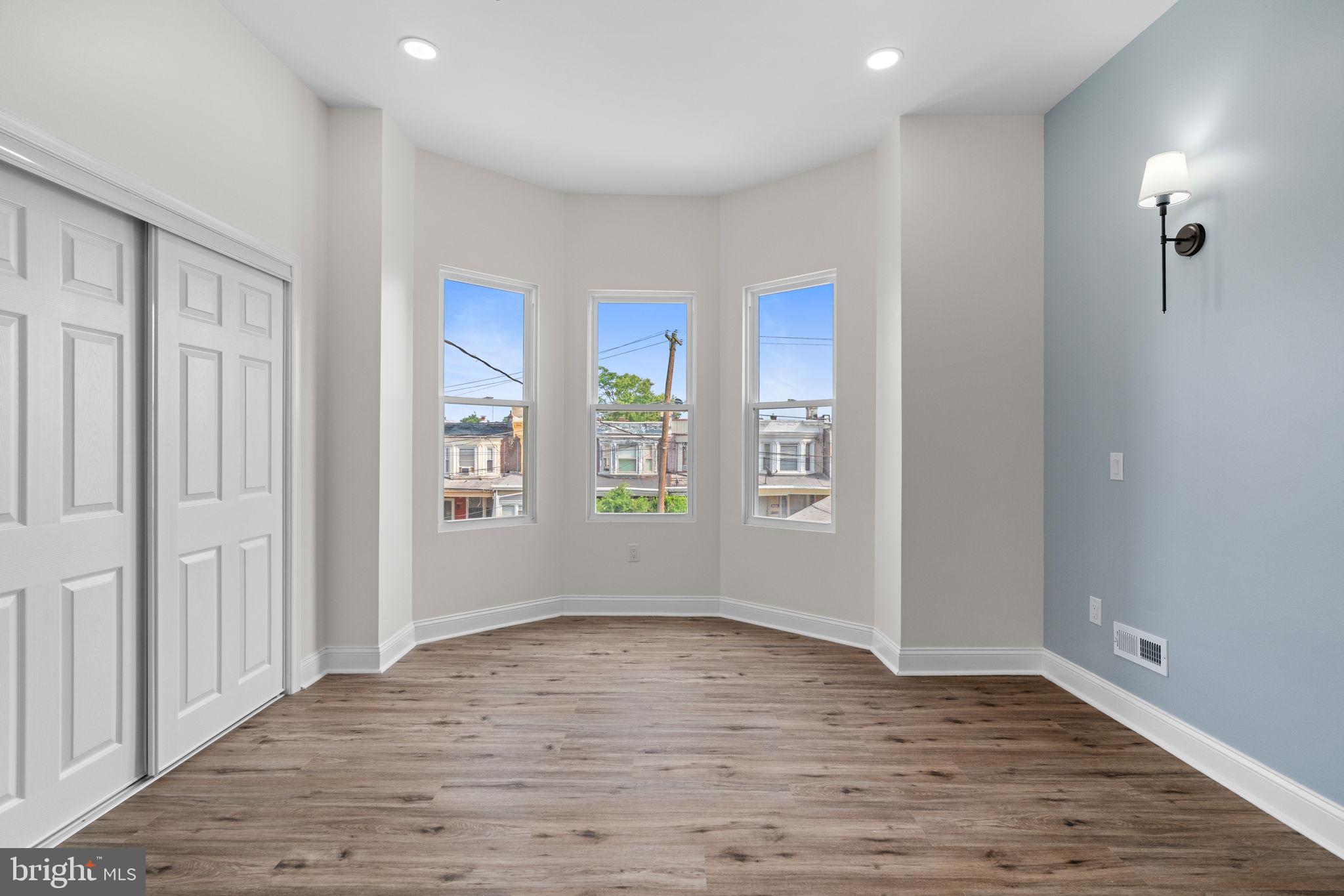 WEST OAK LANE - Residential