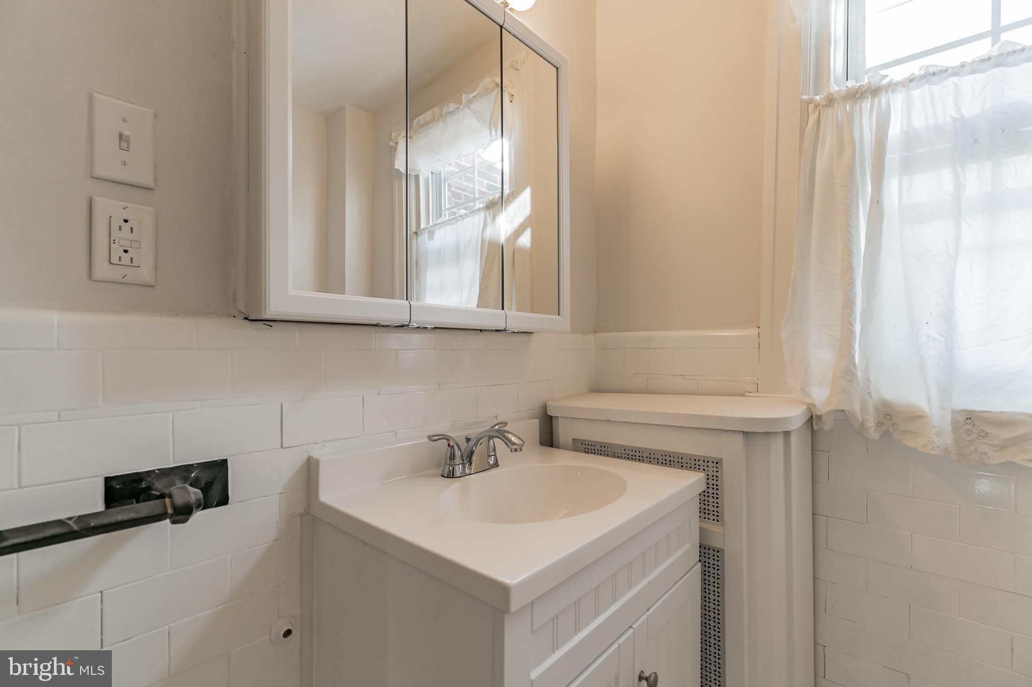 ROXBOROUGH - Residential