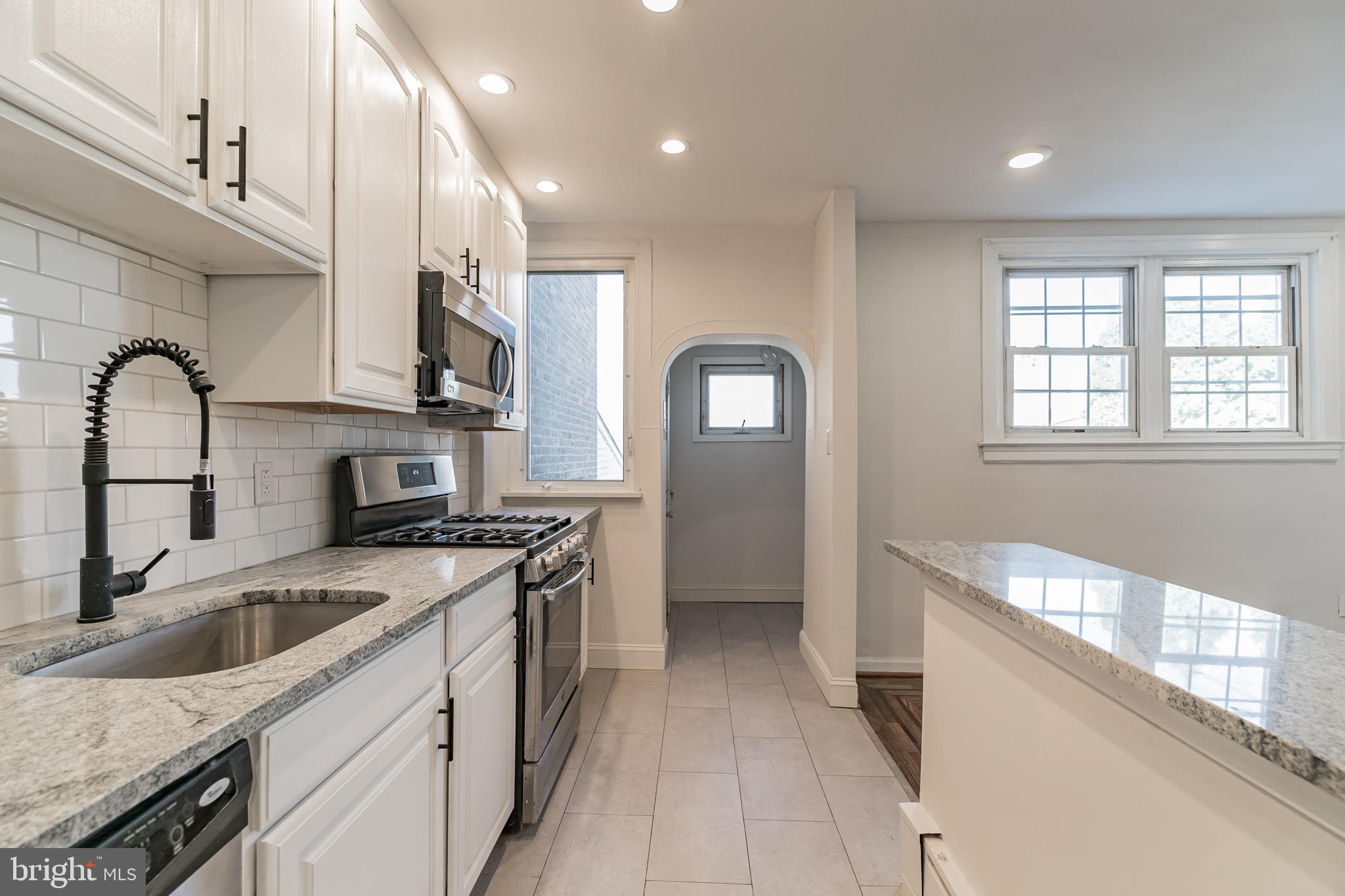 ROXBOROUGH - Residential