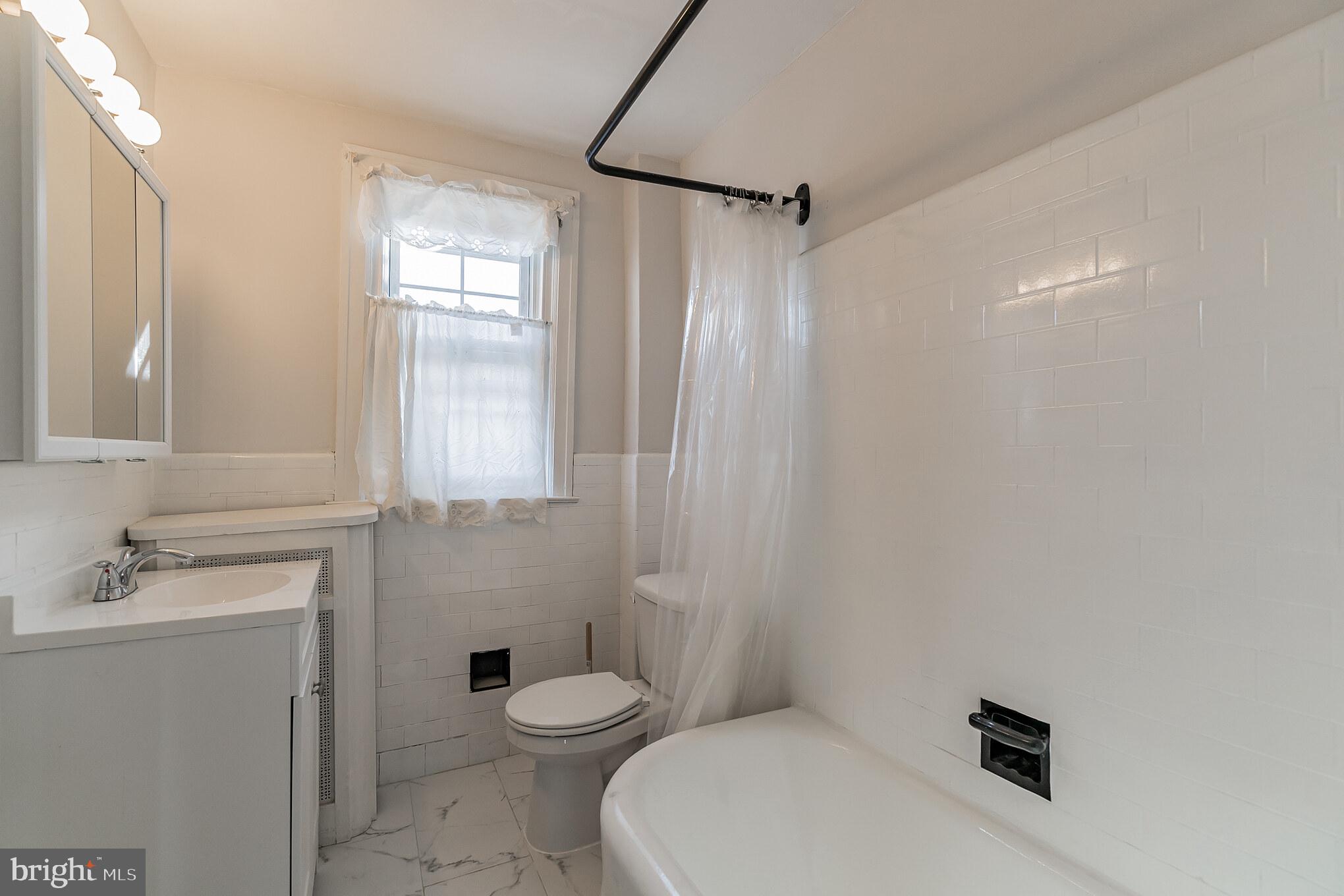 ROXBOROUGH - Residential