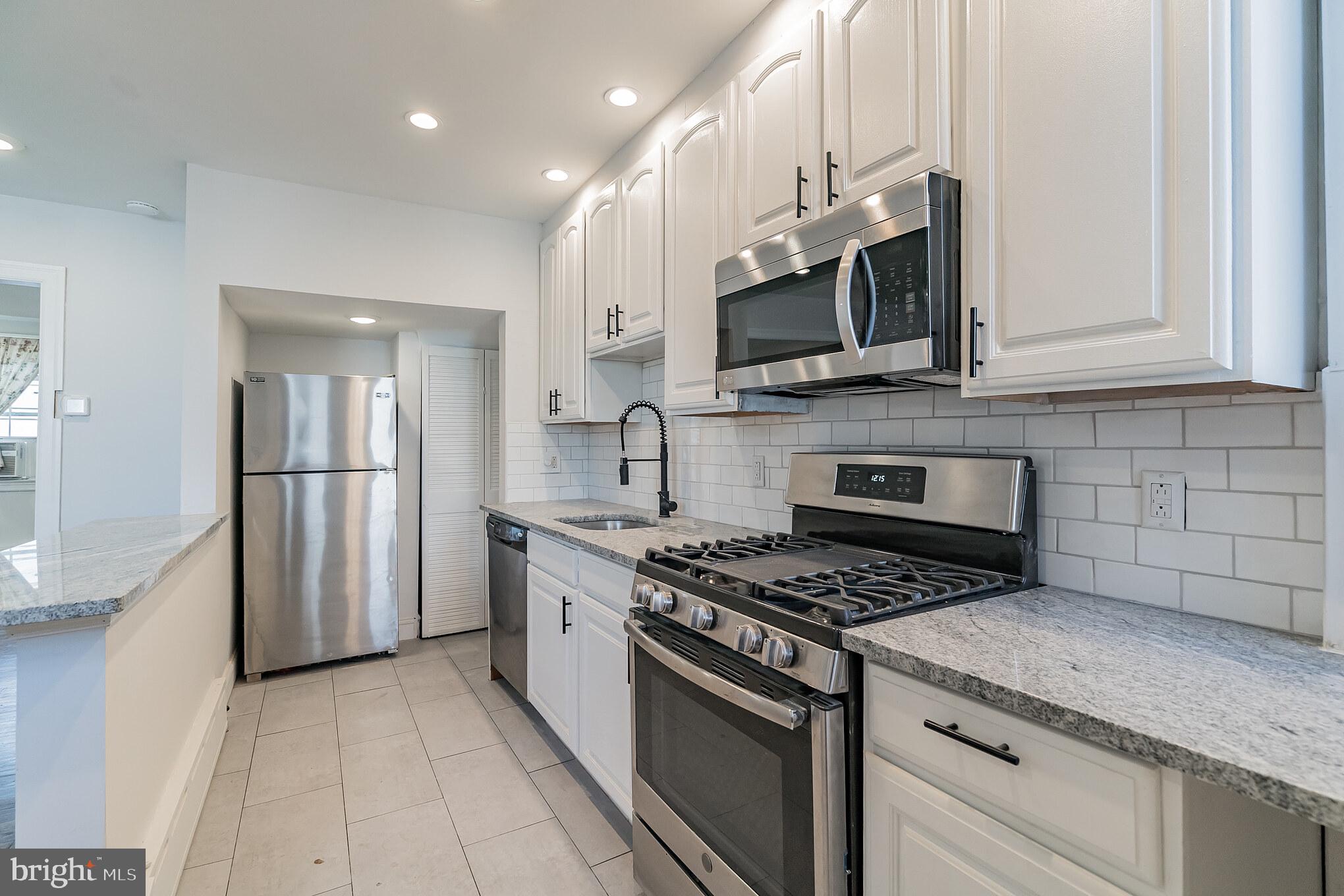 ROXBOROUGH - Residential