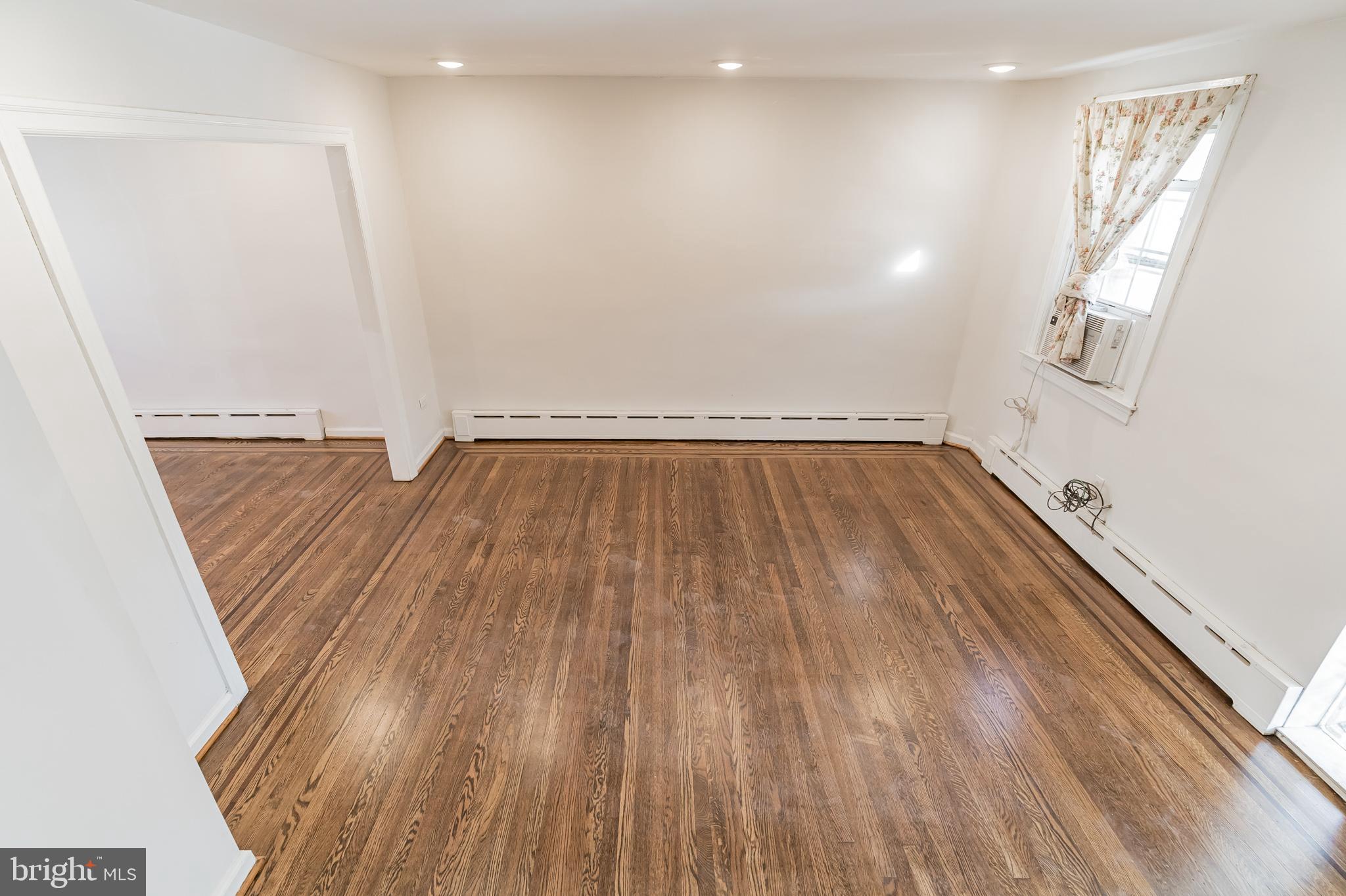 ROXBOROUGH - Residential