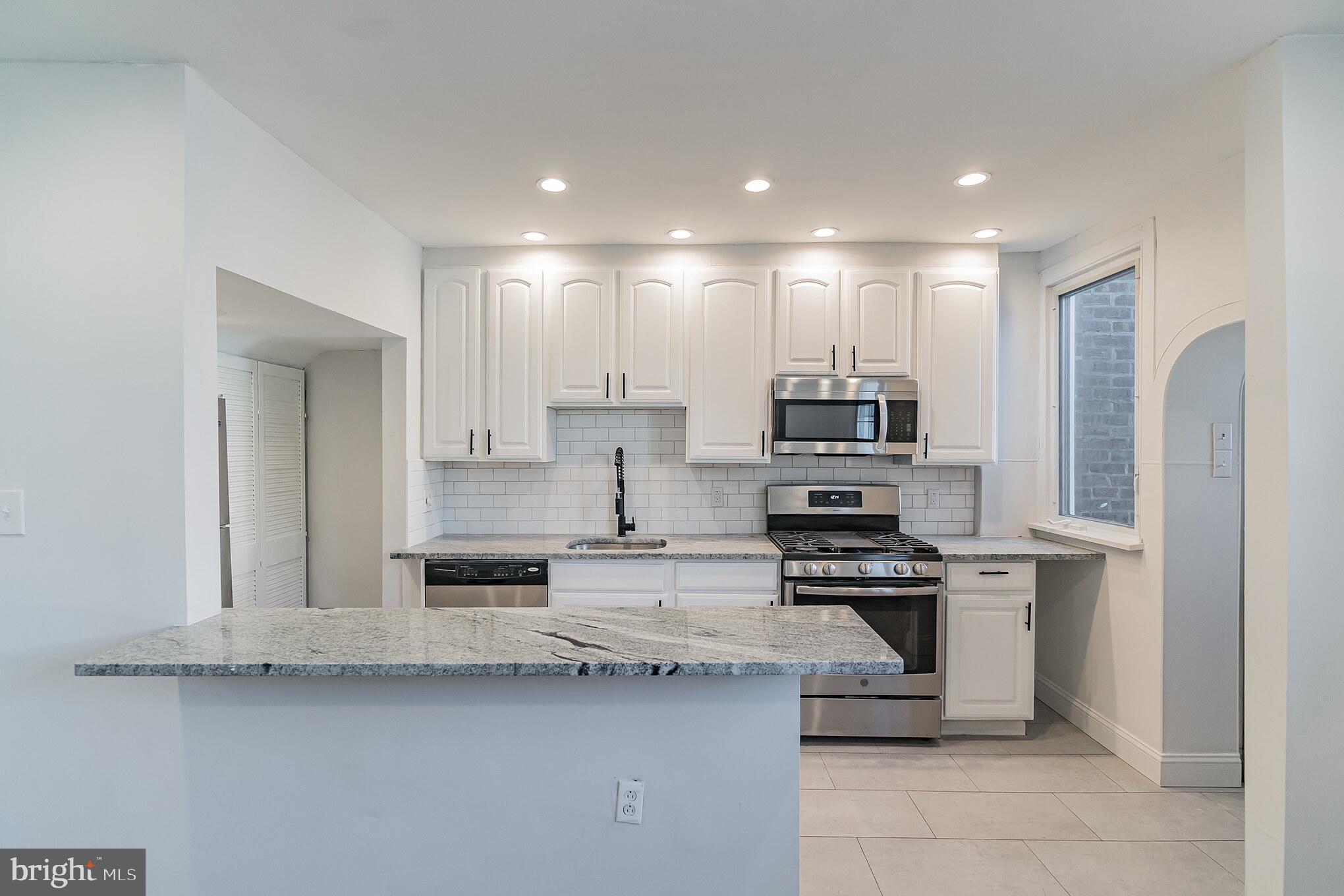 ROXBOROUGH - Residential