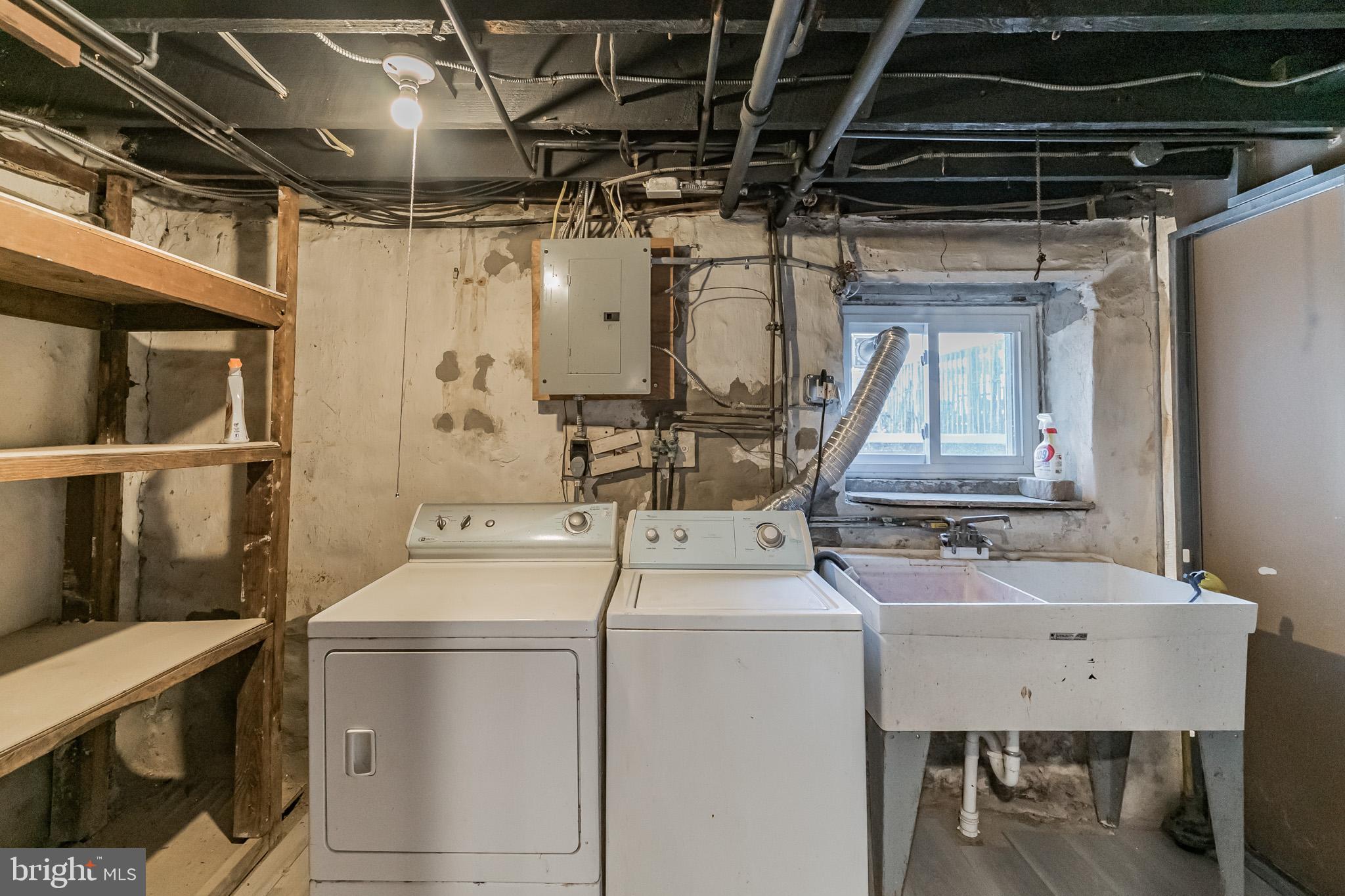 ROXBOROUGH - Residential