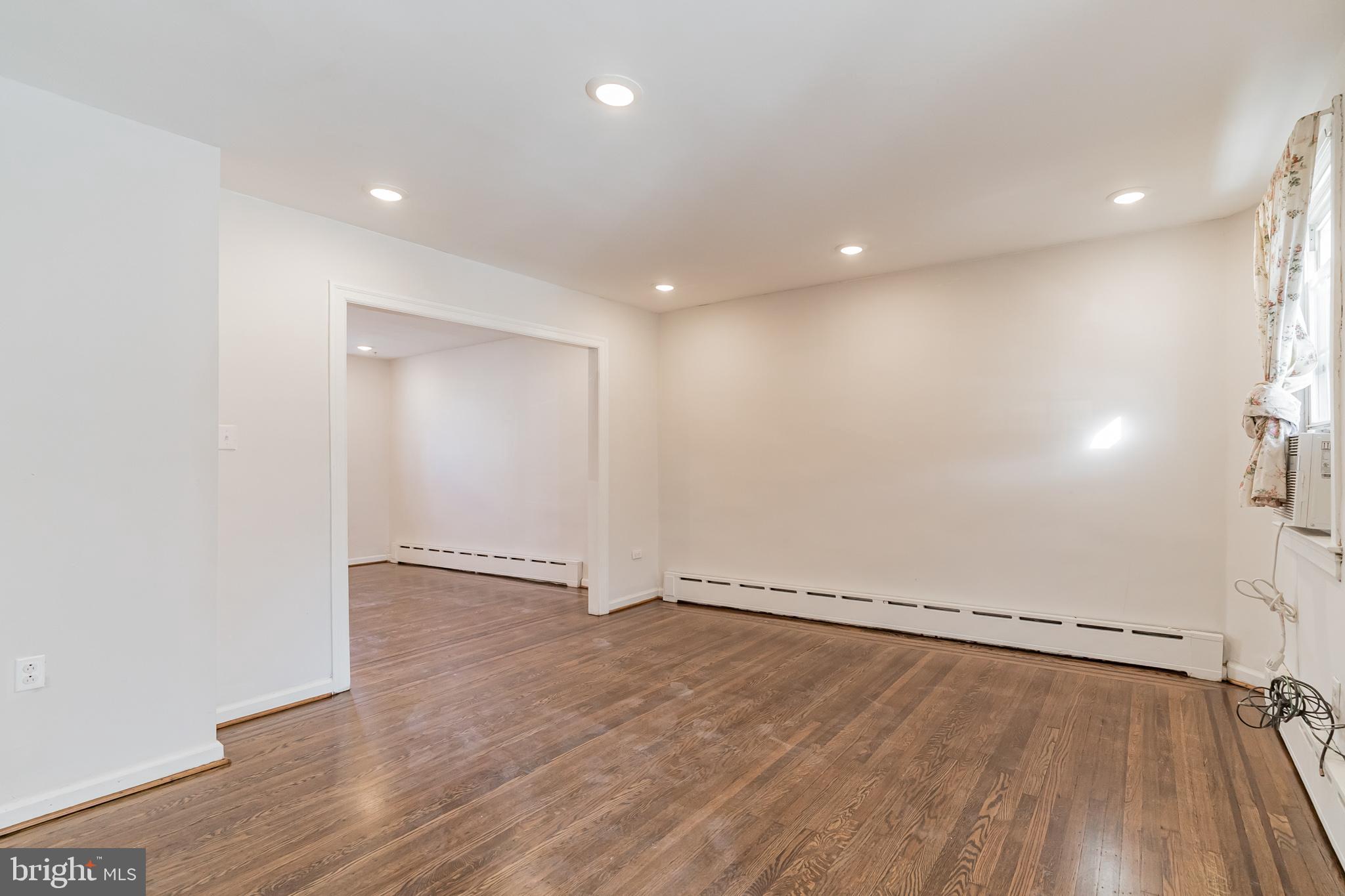 ROXBOROUGH - Residential