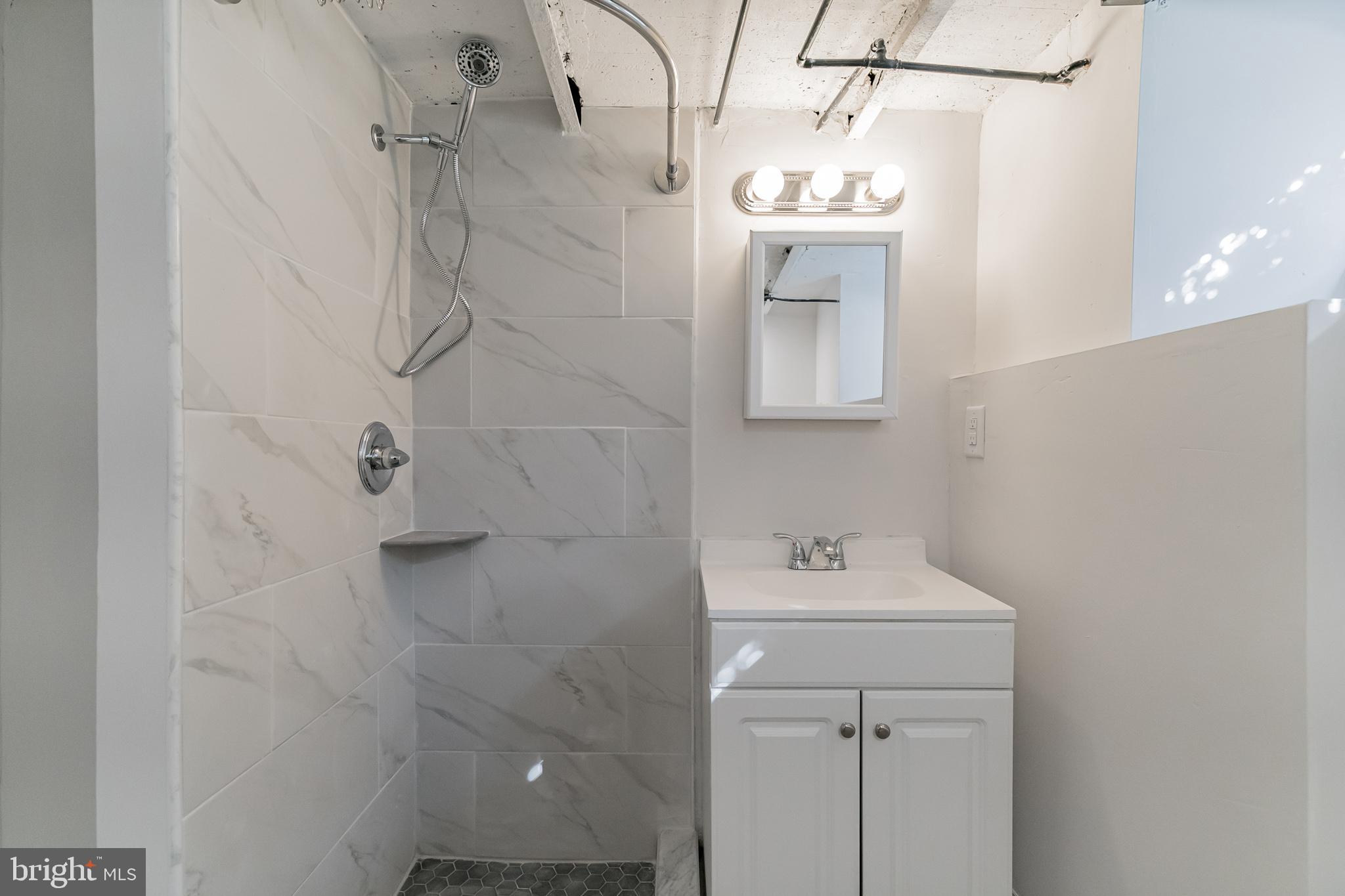 ROXBOROUGH - Residential