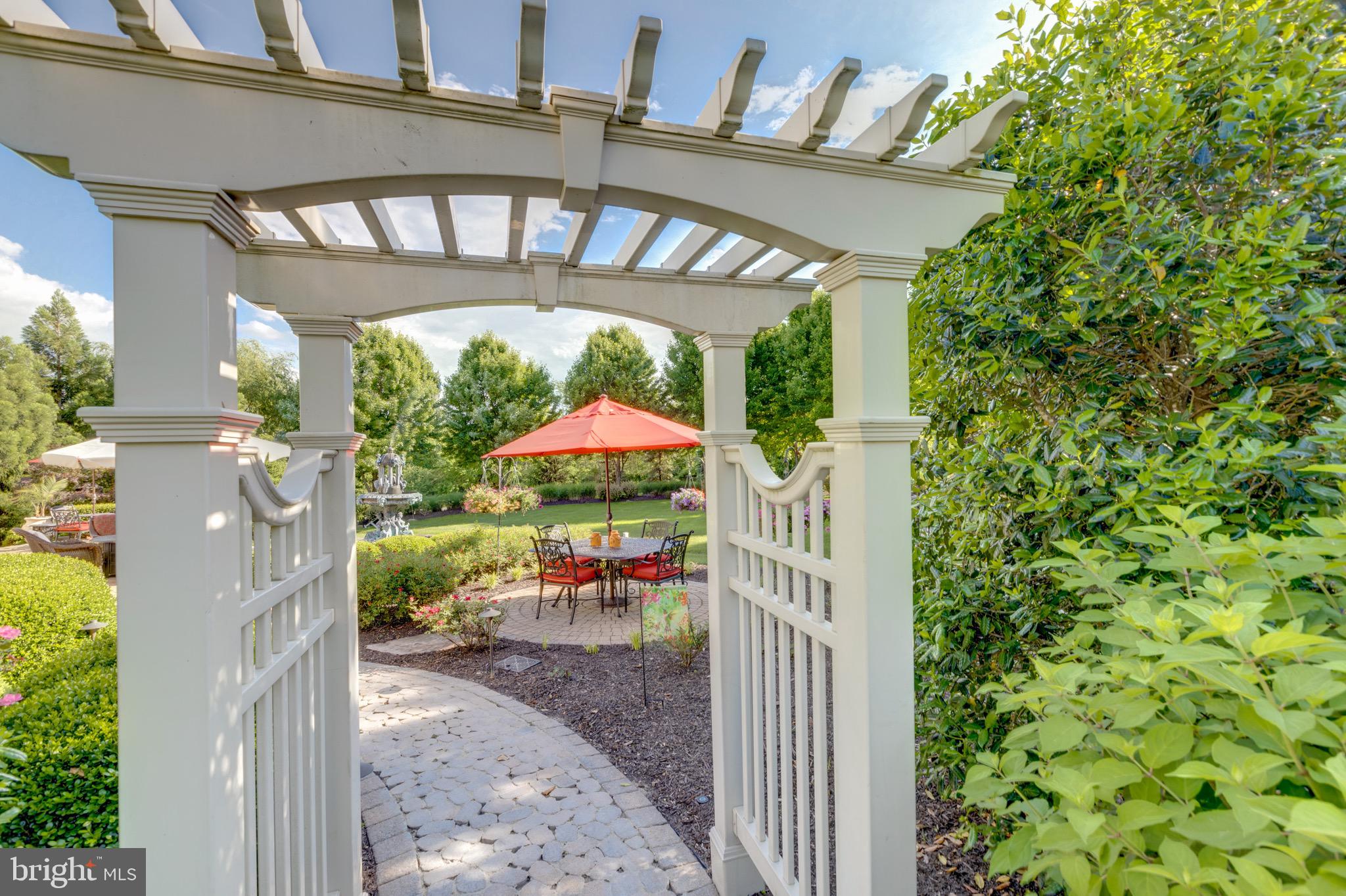 RASPBERRY FALLS - Residential