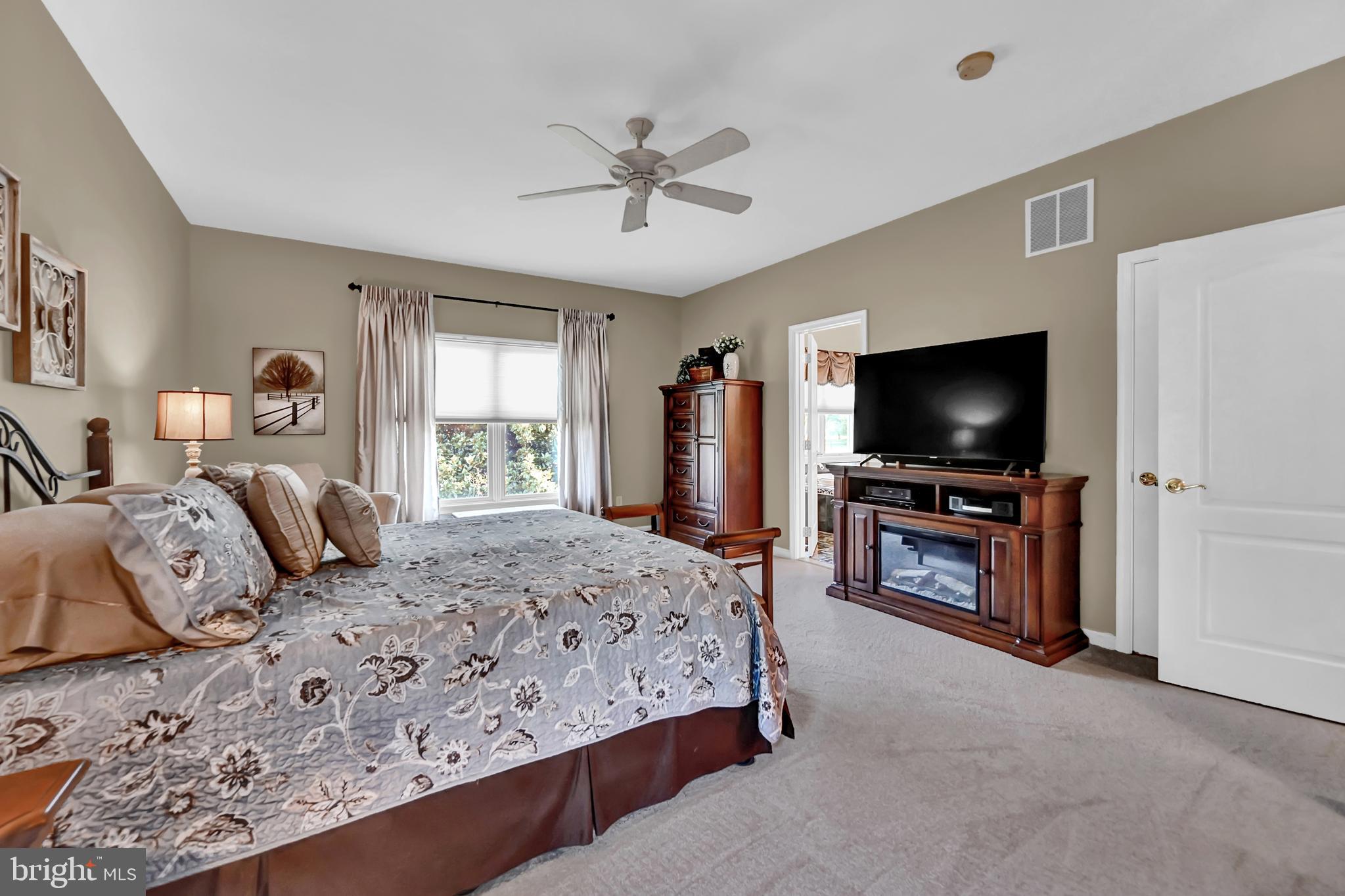 HUNT FIELDS - Residential