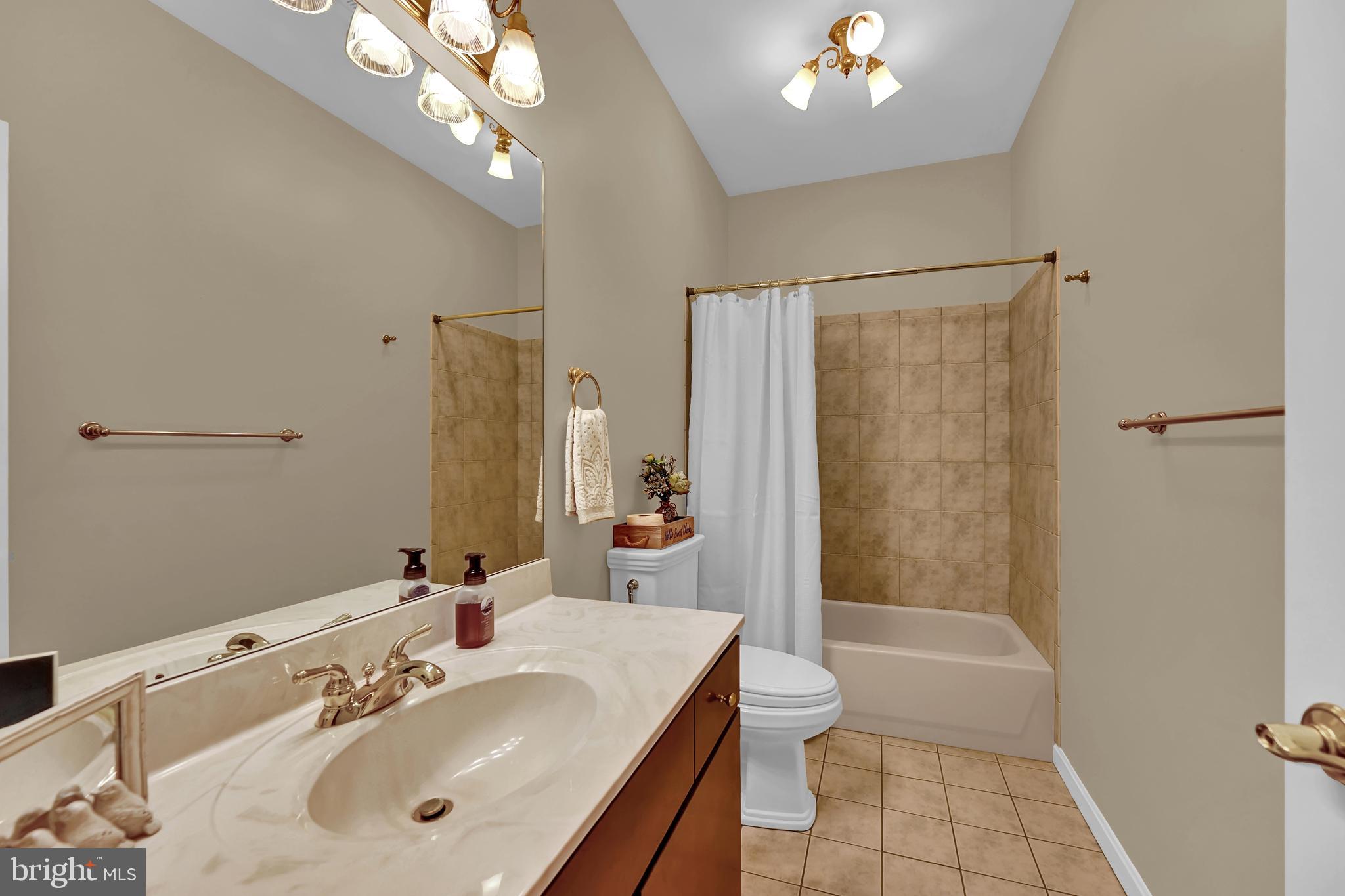 HUNT FIELDS - Residential