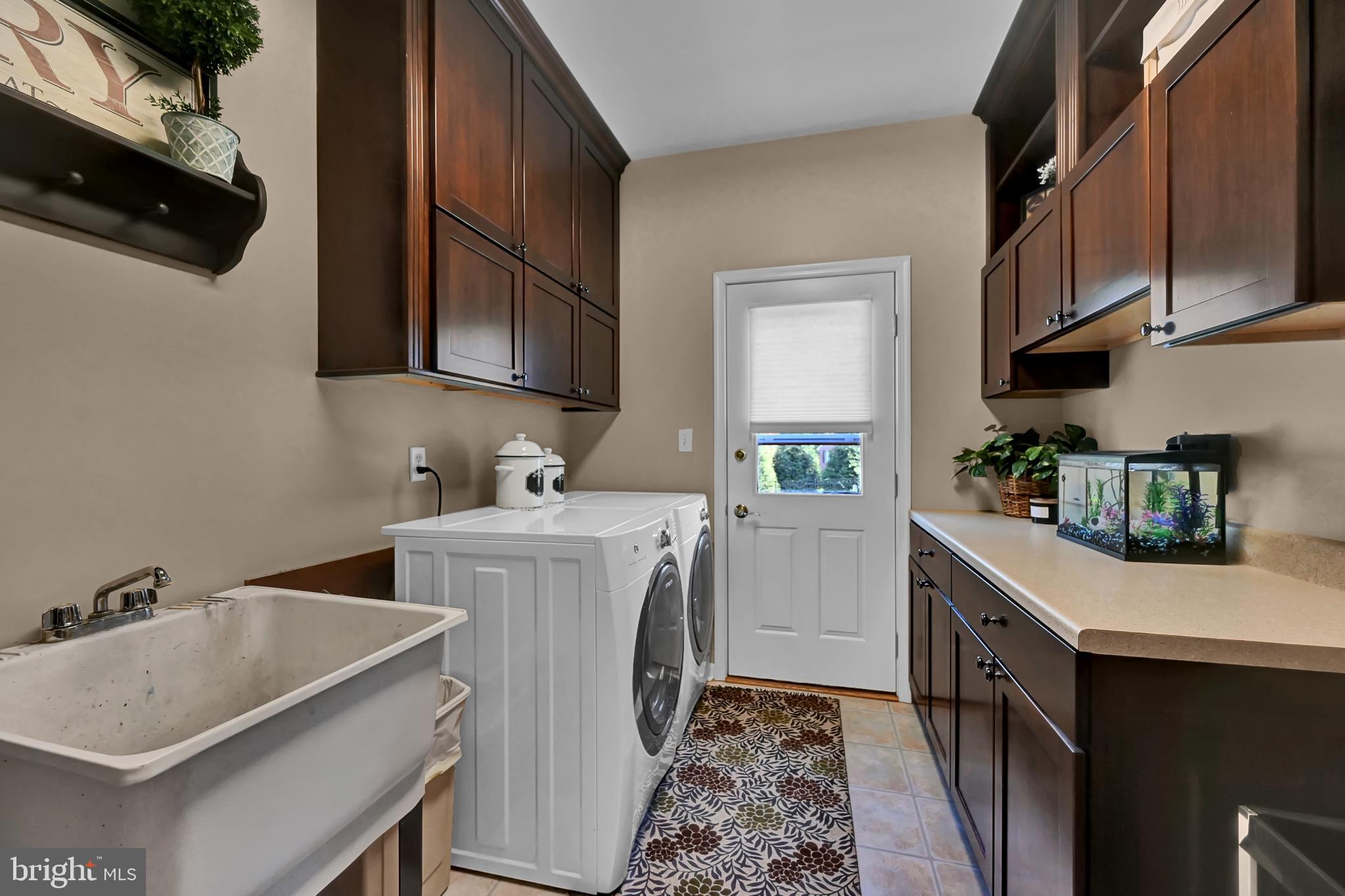 HUNT FIELDS - Residential