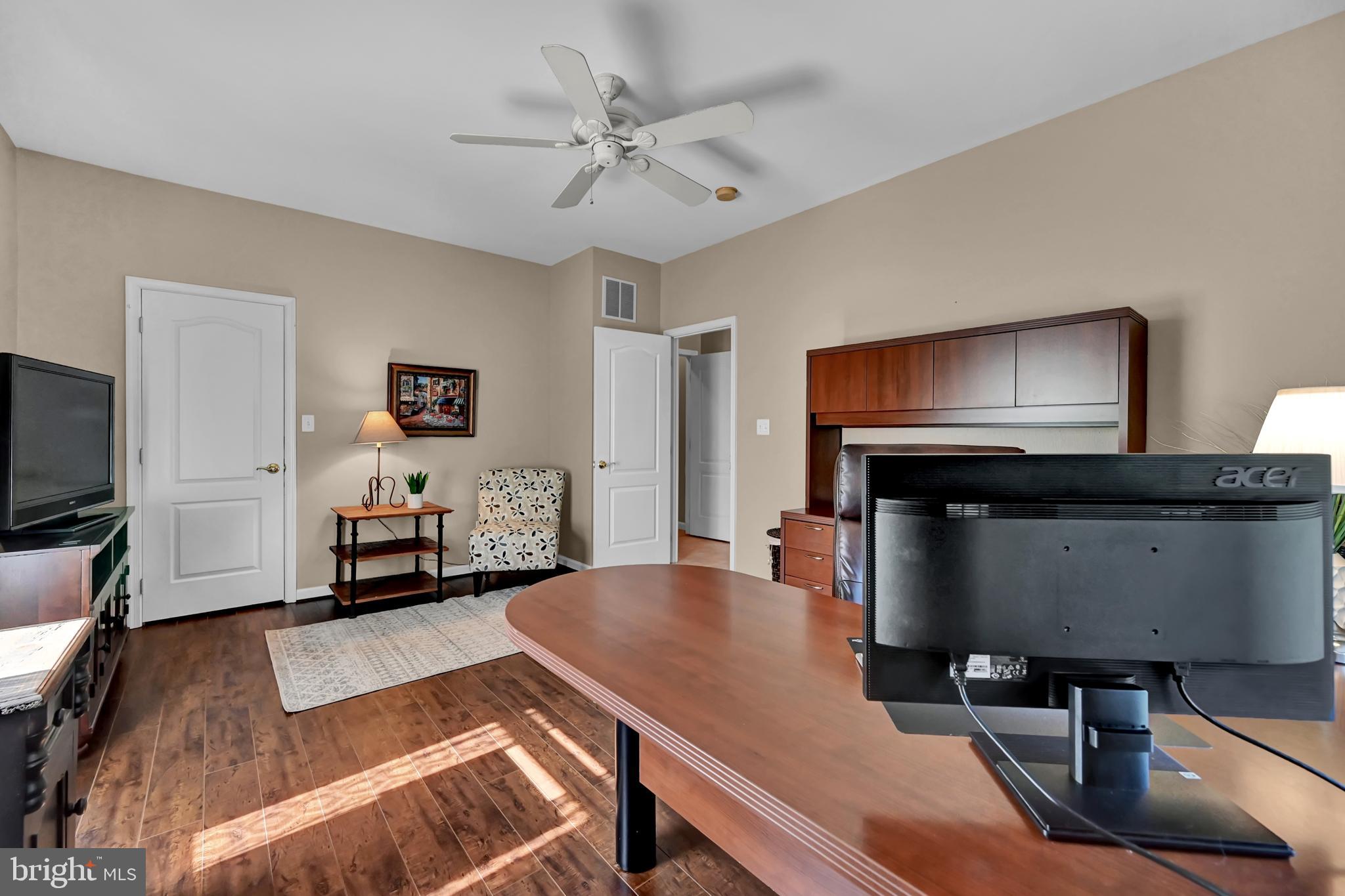 HUNT FIELDS - Residential