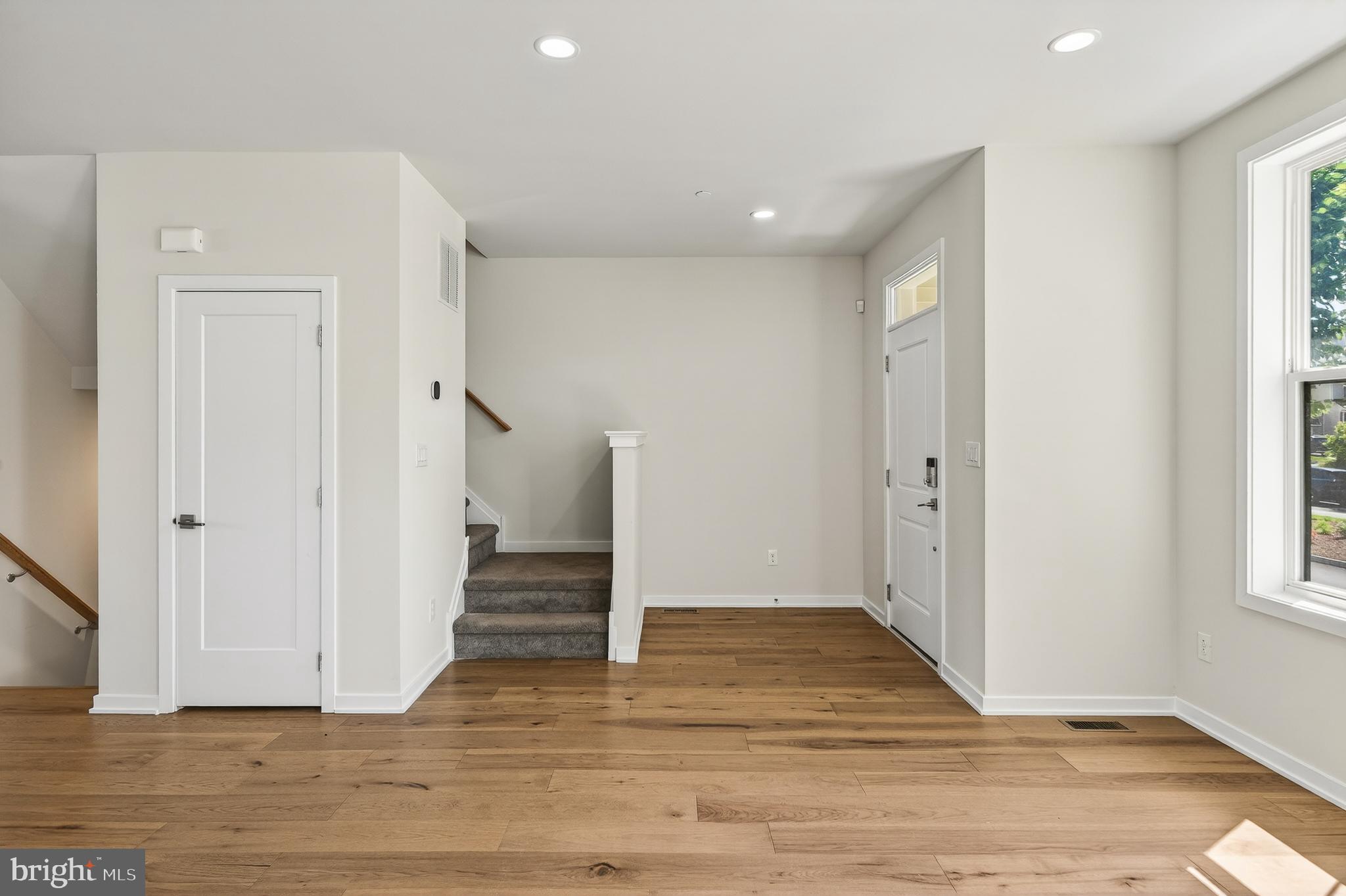 512 HOOPES LANE