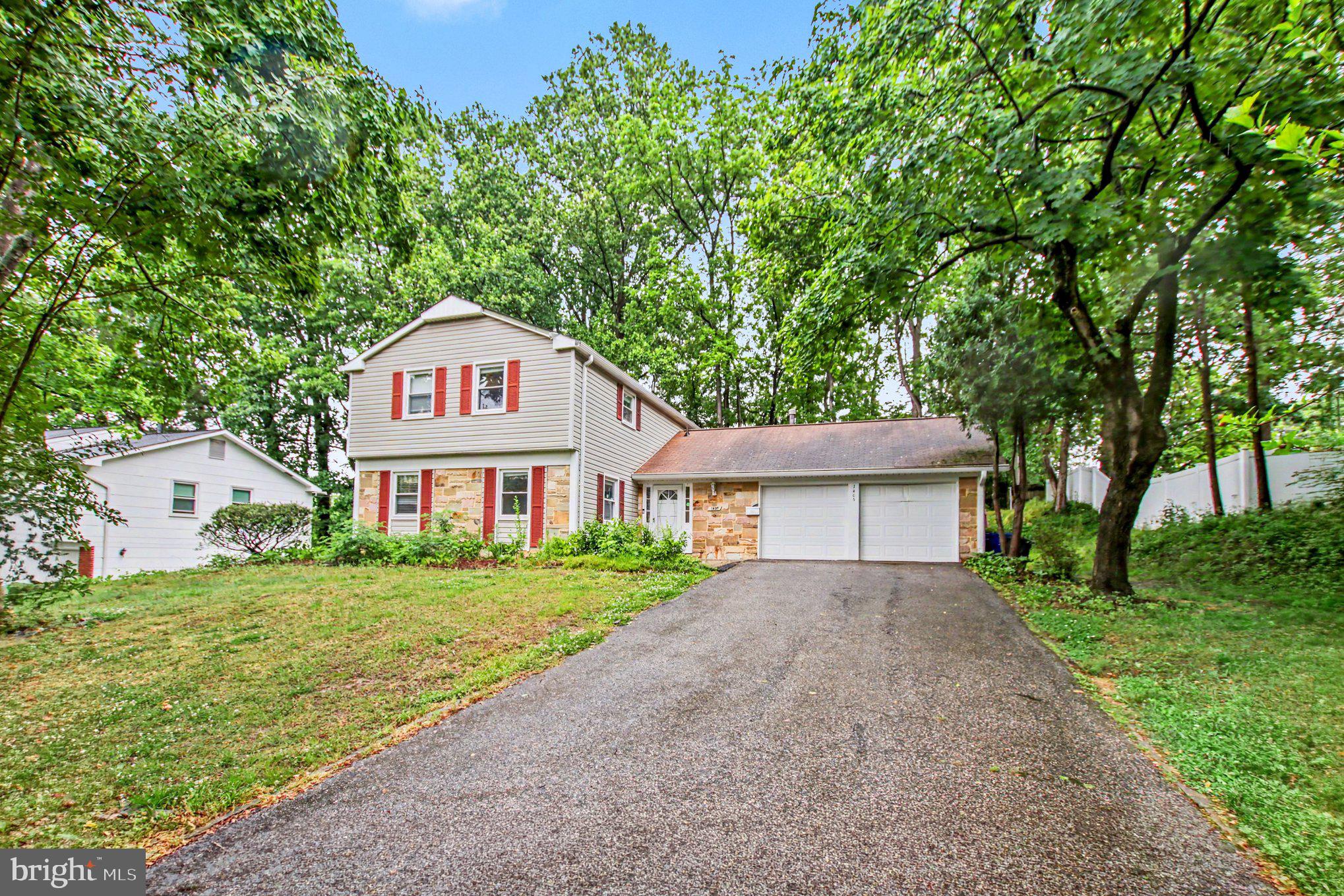 1405 PEACHWOOD LANE