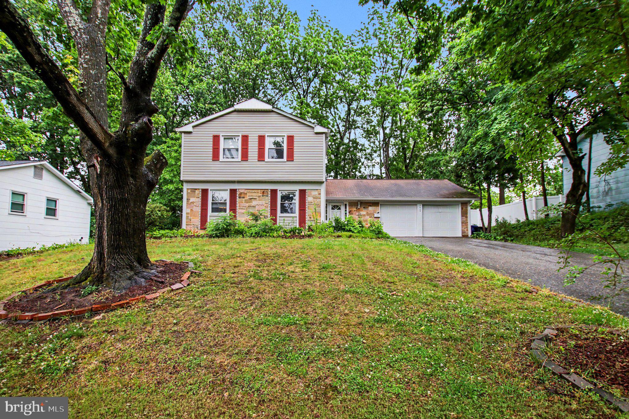 1405 PEACHWOOD LANE